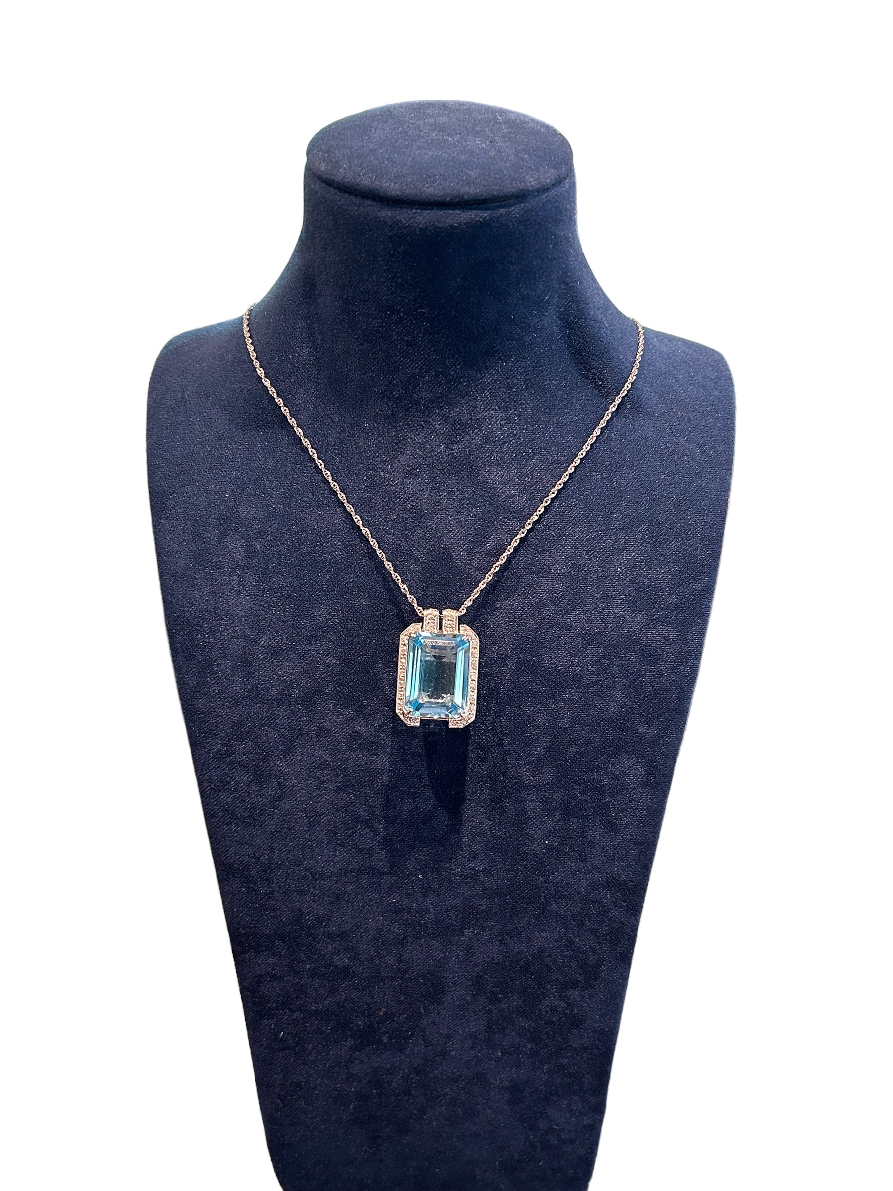 Girocollo oro bianco e diamanti con topazio azzurro - CLD544