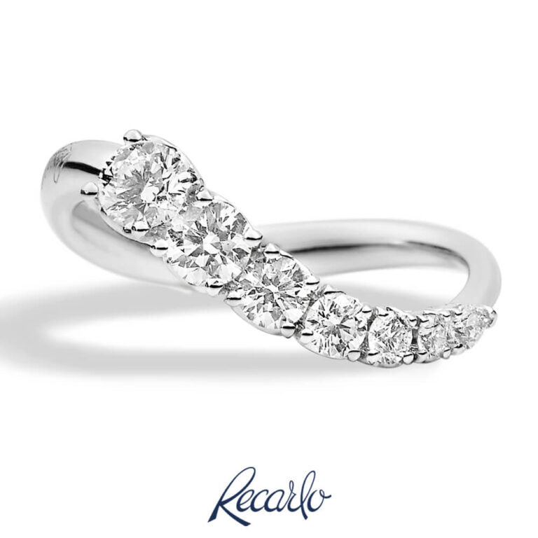 Anello Veretta in oro bianco e diamanti a scalare - Collezione Anniversary, 1.03ct - R01MS007/077