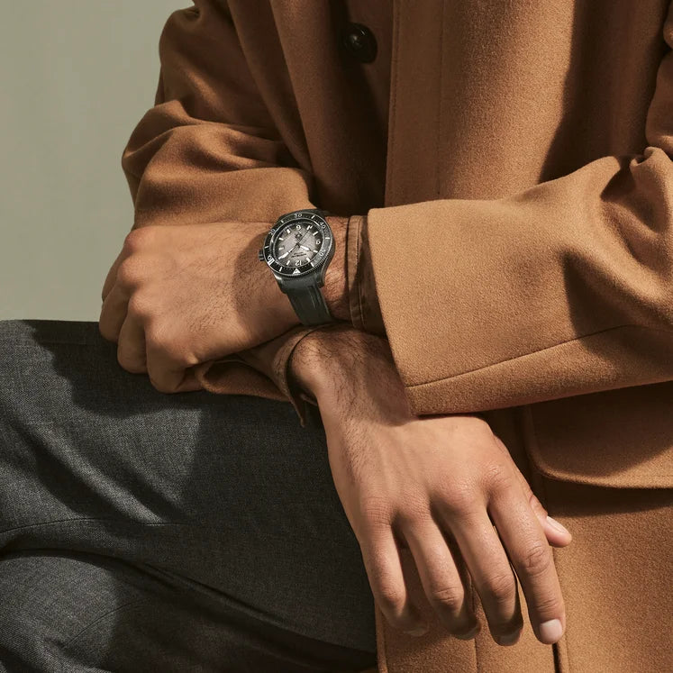 Montblanc Iced Sea Automatic Date 0 Oxygen Uhr, 41 mm, Kautschukarmband und graues Zifferblatt mit Farbverlauf – 134017