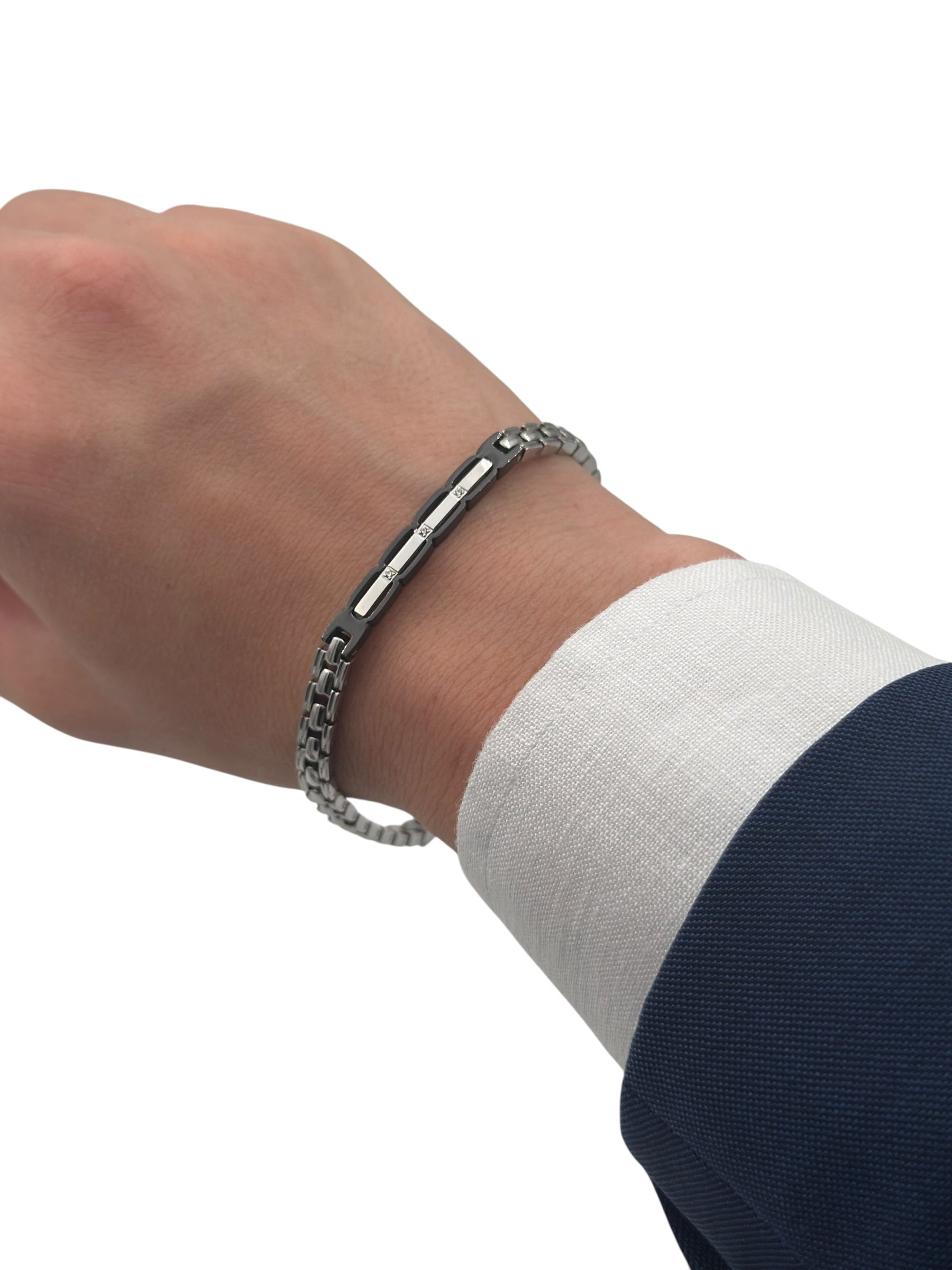 Bracciale Zancan in acciaio, con targa centrale in PVD nero e zirconi incasstonati - UHB006