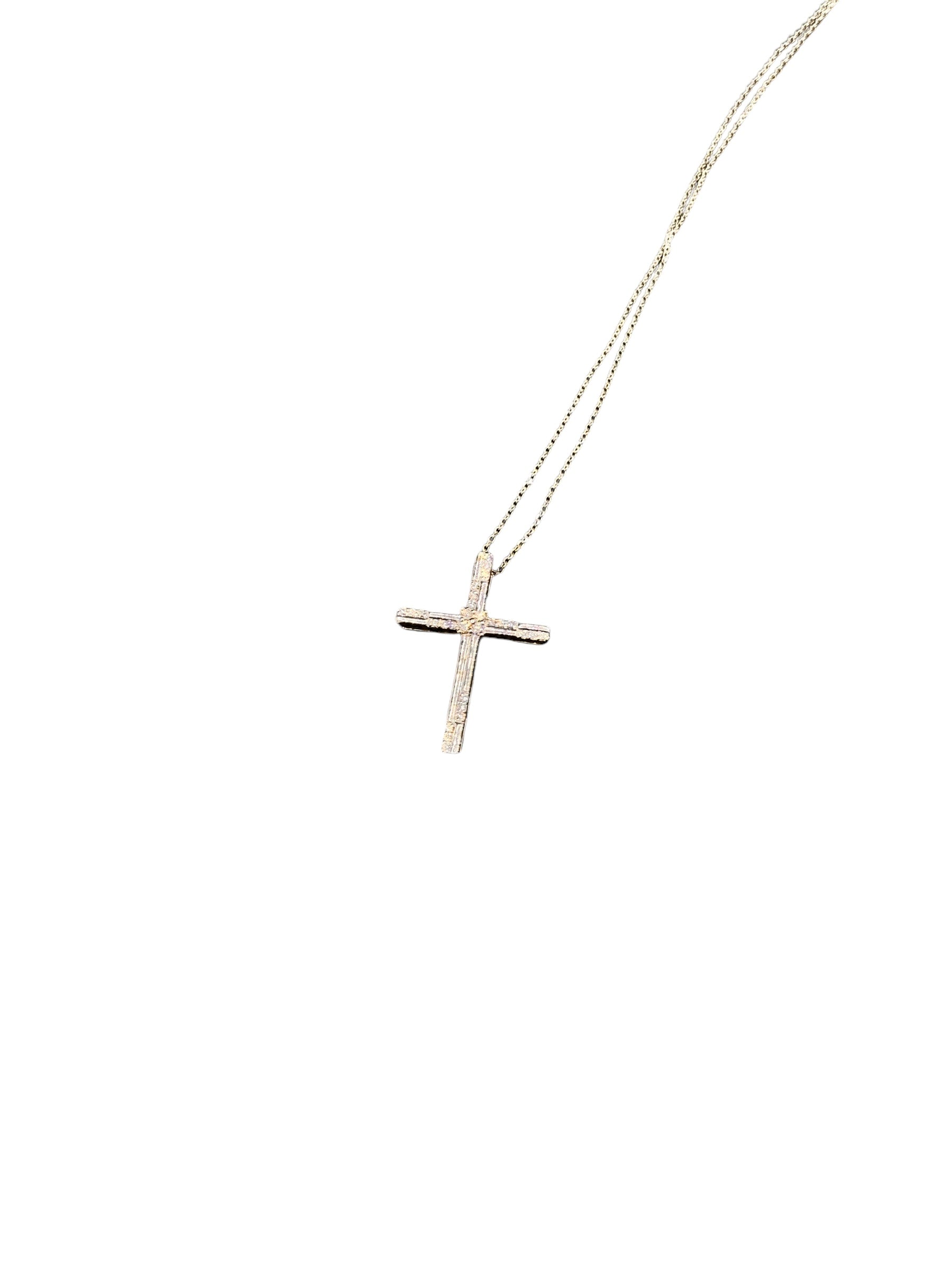 Halsband mit Kreuz und Diamant aus Weißgold, 0,22 ct – GBX39914