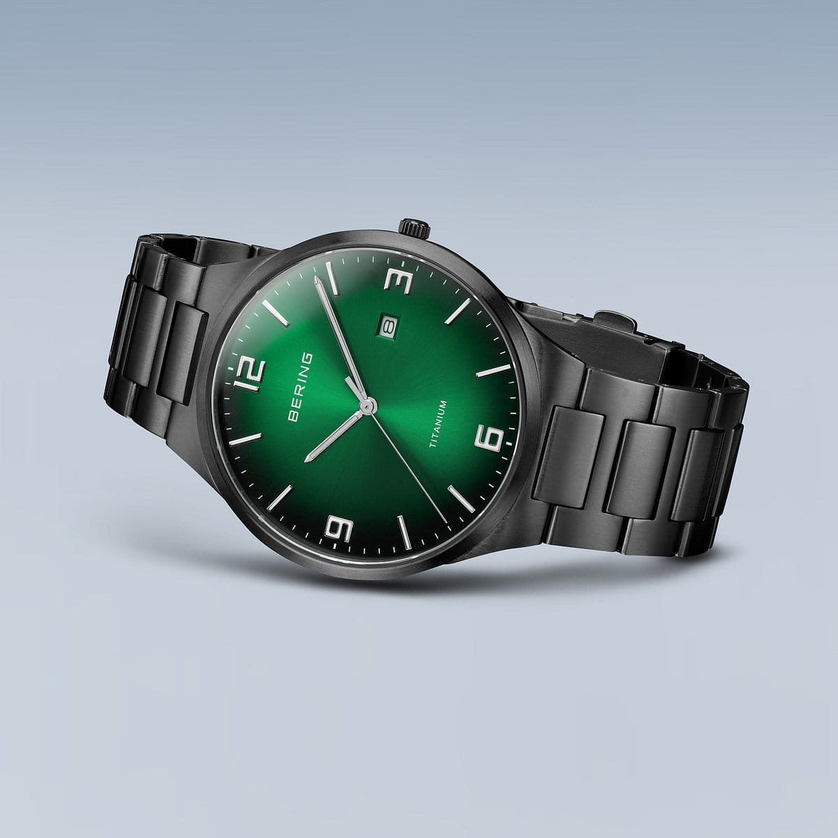 Bering Titan Herrenuhr | Gebürstetes Schwarz, 40 mm | 15240-728