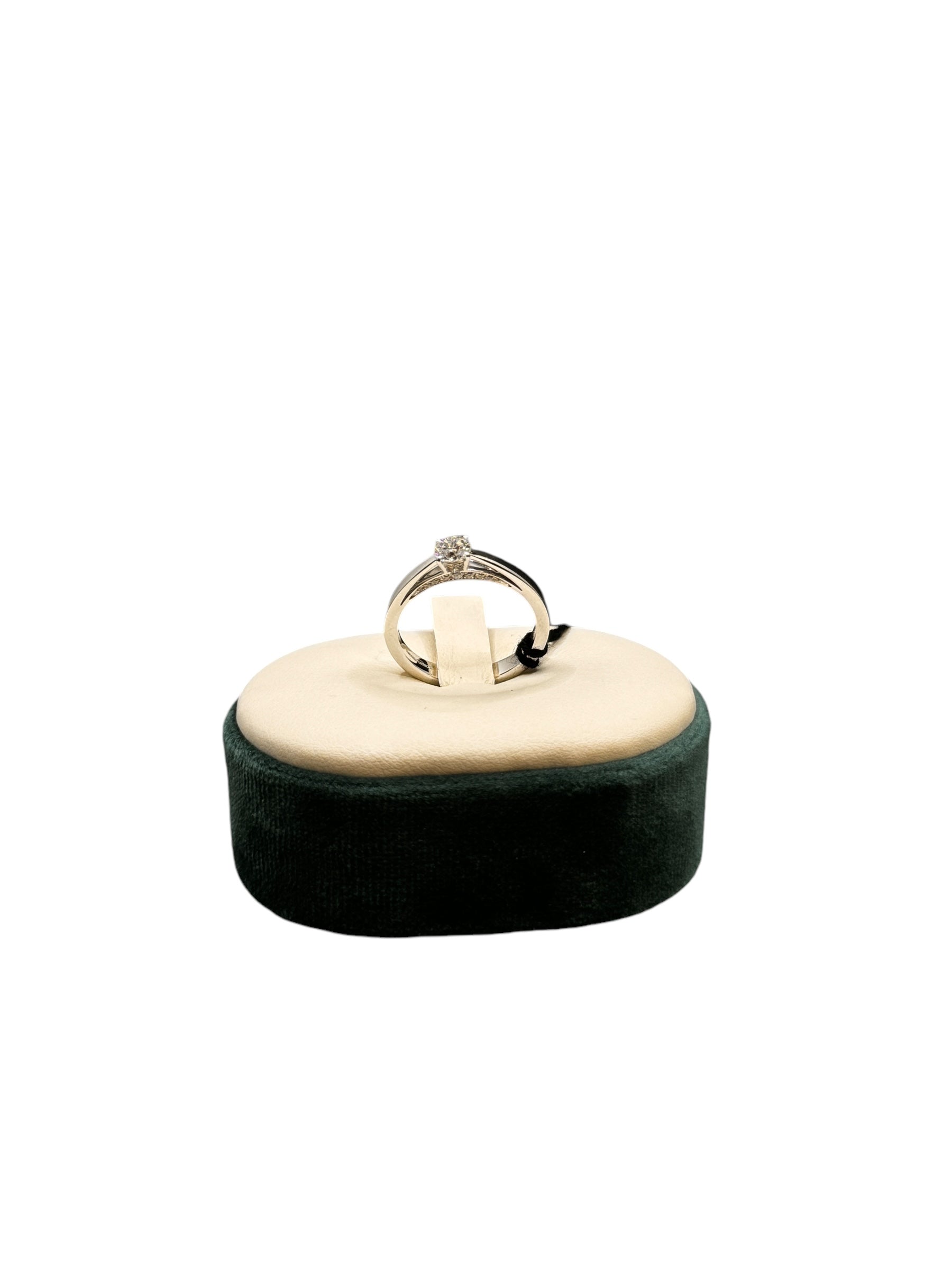Solitärring aus Weißgold mit 0,41 ct Diamant – AB16606F