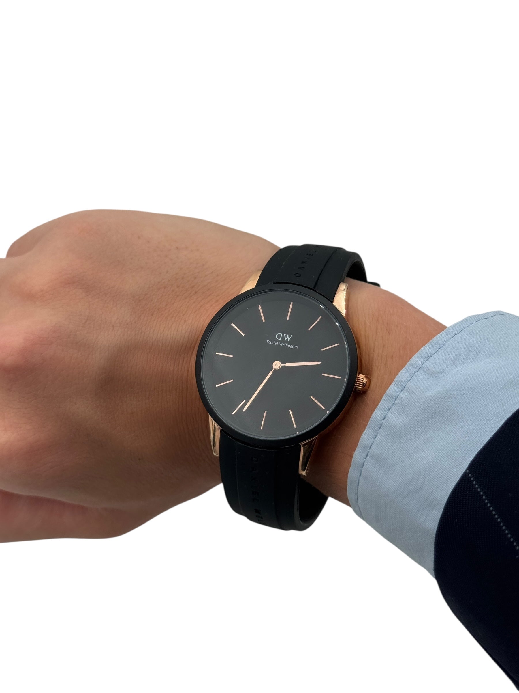 Daniel Wellington Uhr, Kautschukarmband, schwarzes Zifferblatt, roségoldfarbene Lünette, 40 mm – DW00100412