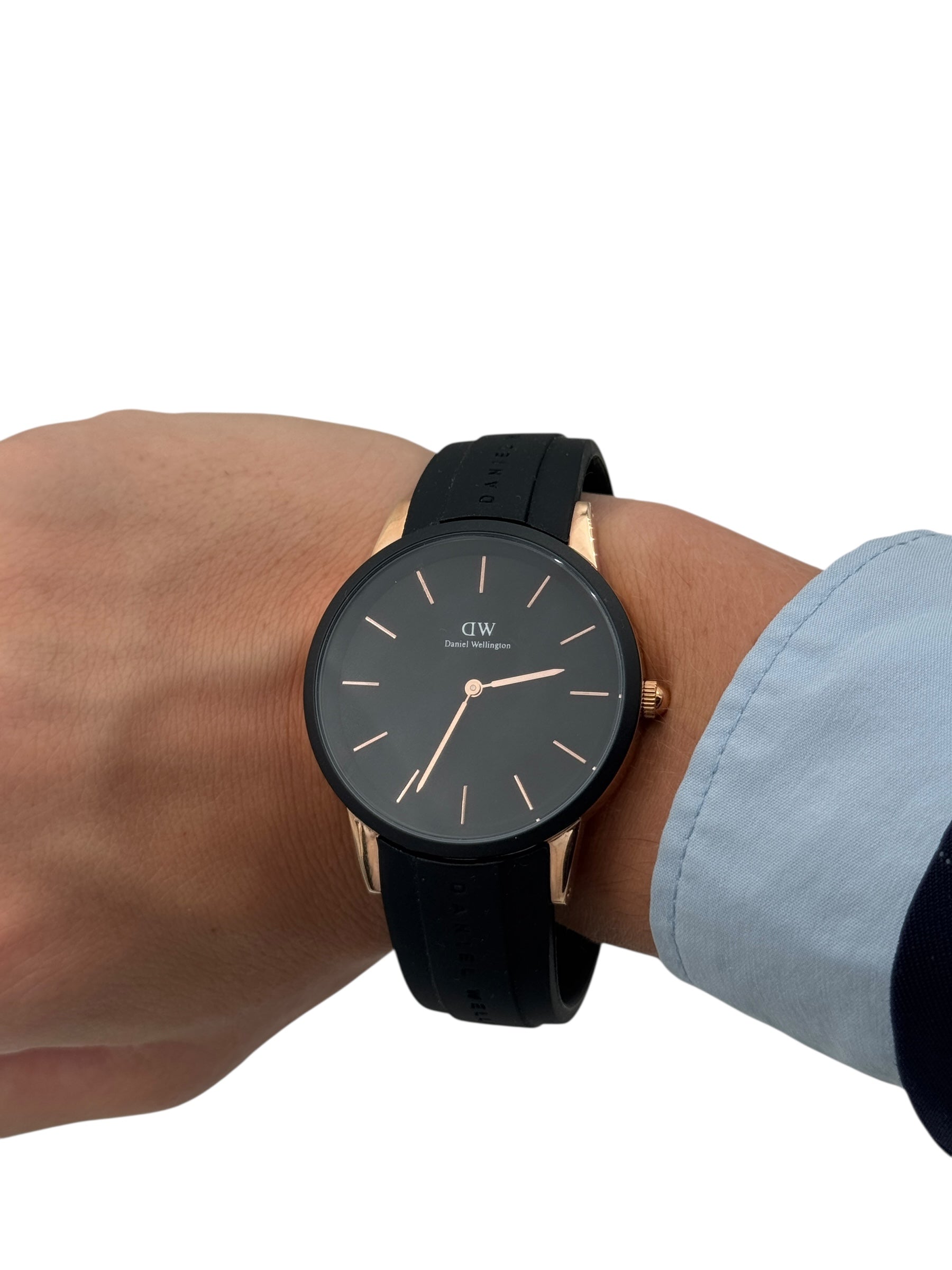 Daniel Wellington Uhr, Kautschukarmband, schwarzes Zifferblatt, roségoldfarbene Lünette, 40 mm – DW00100412