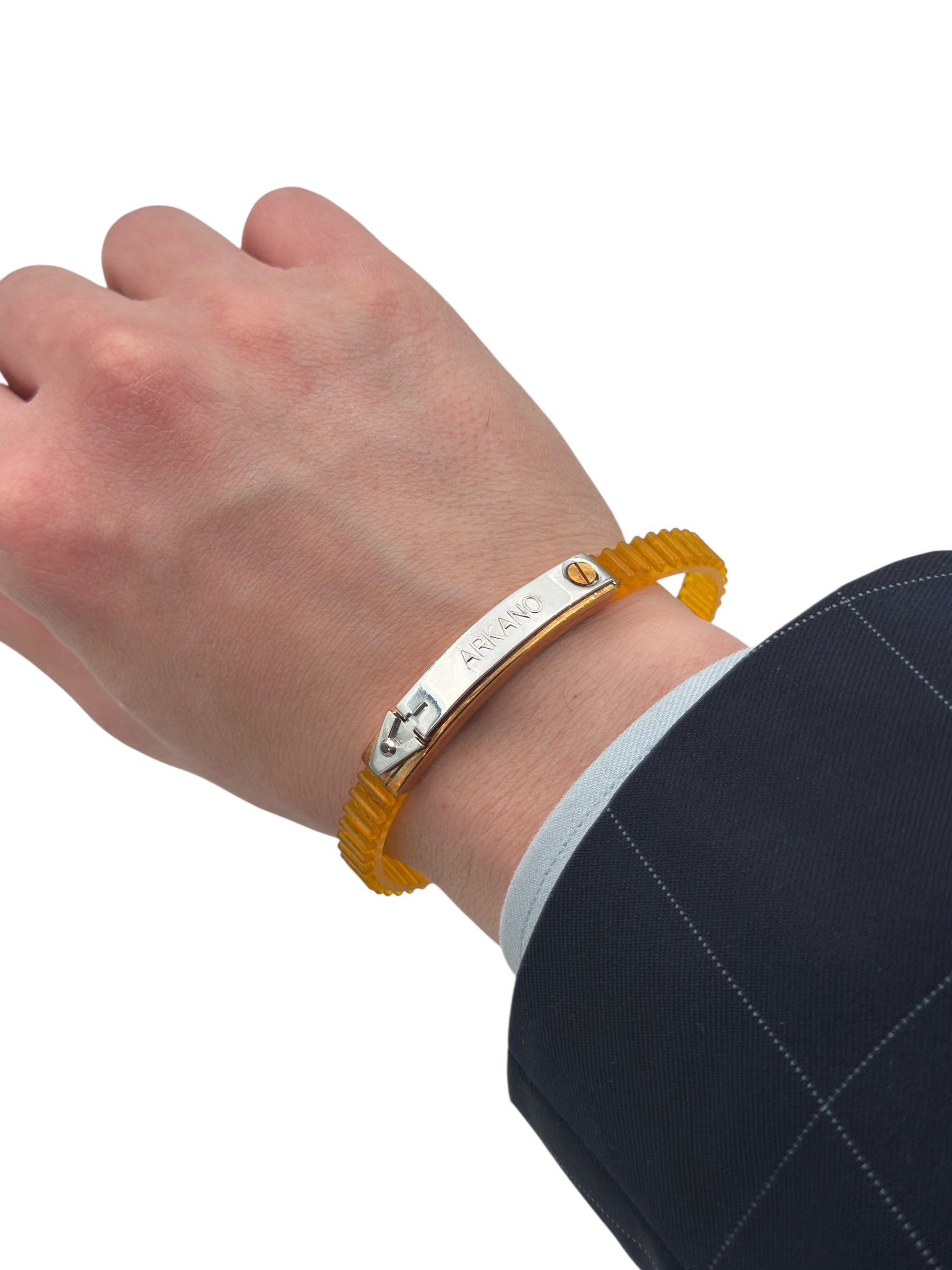 Bracciale Arkano in caucciù, colore giallo, e acicaio 316L, con placchetta centrale rivestita di oro rosa 18kt - BRIAT1 N
