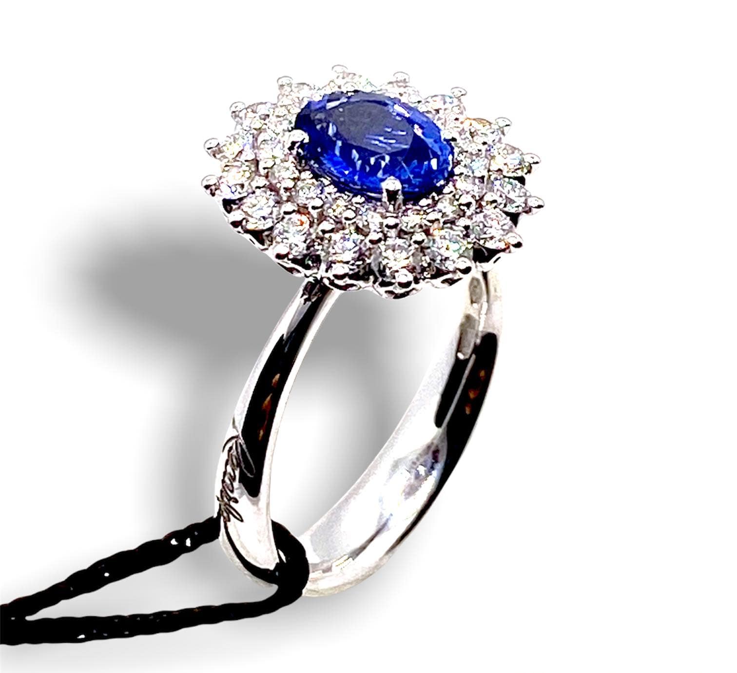Anello oro bianco con giro brillanti e Zaffiro, 1.09ct di zaffiri - R79CC014/ZB030