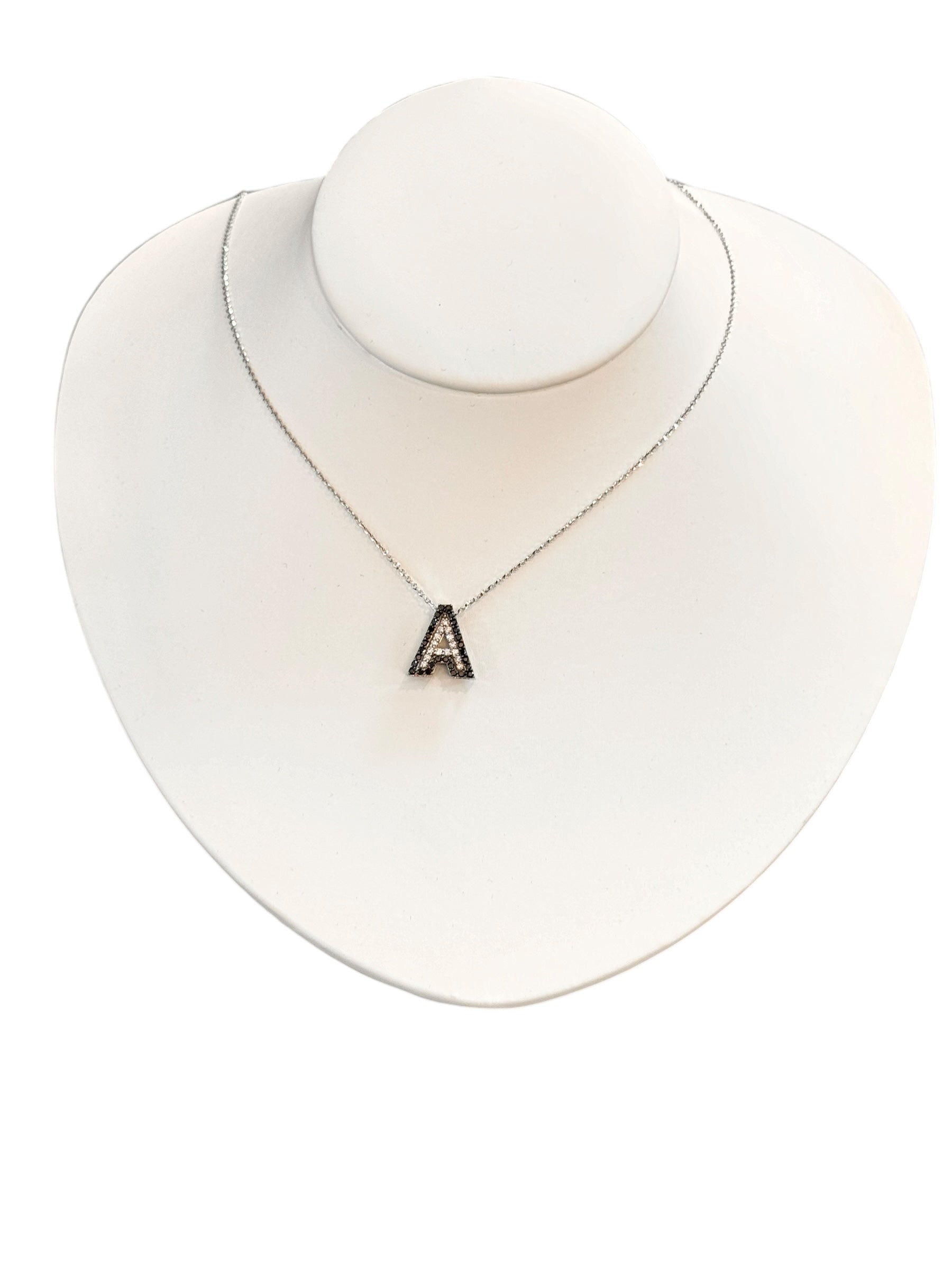Chimento-Anhänger „Buchstabe A“ aus Weißgold, weißen Diamanten und schwarzen Diamanten – 82734897