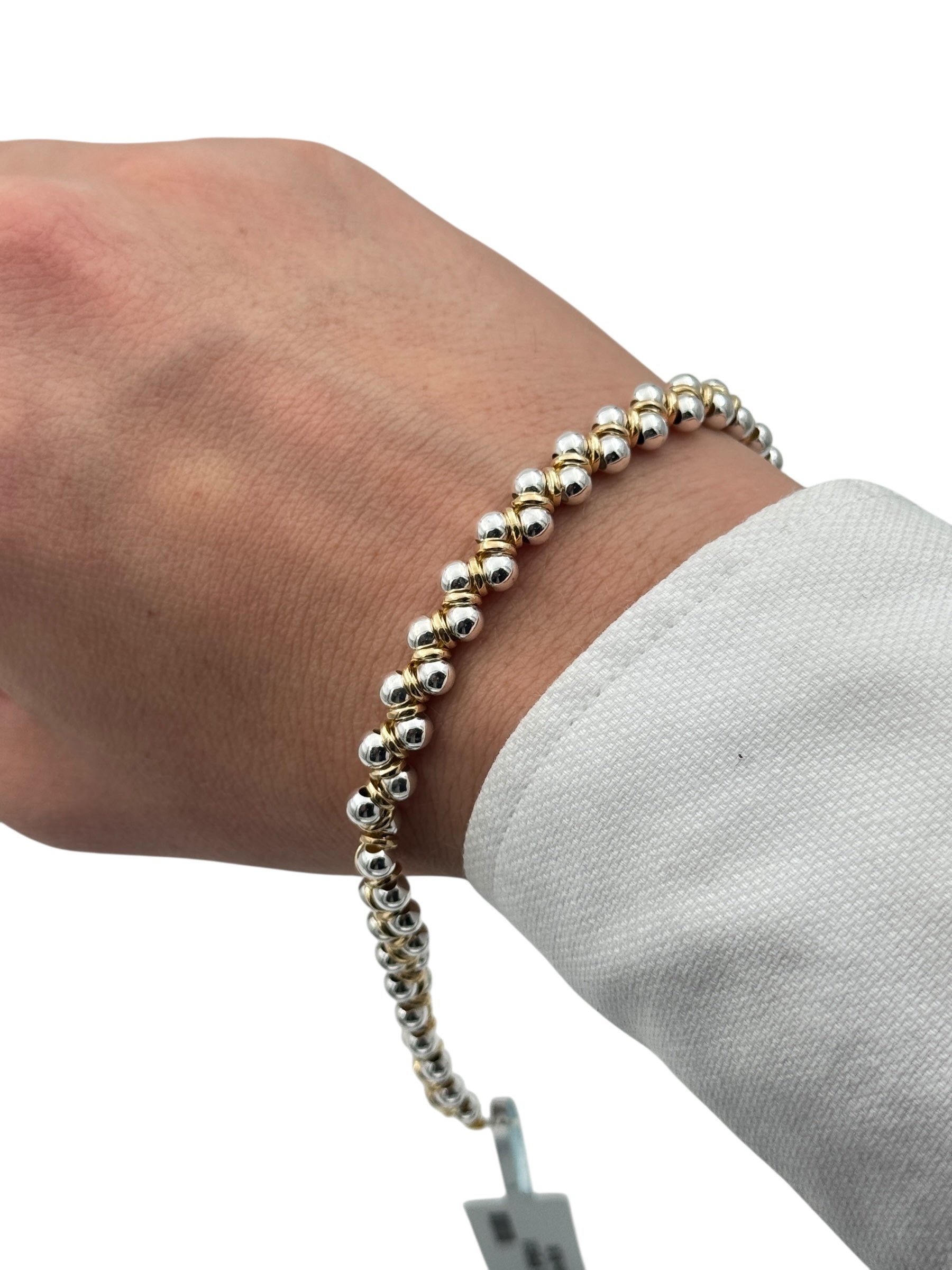 Armband mit silbernen Details und Ringen - SPBR551