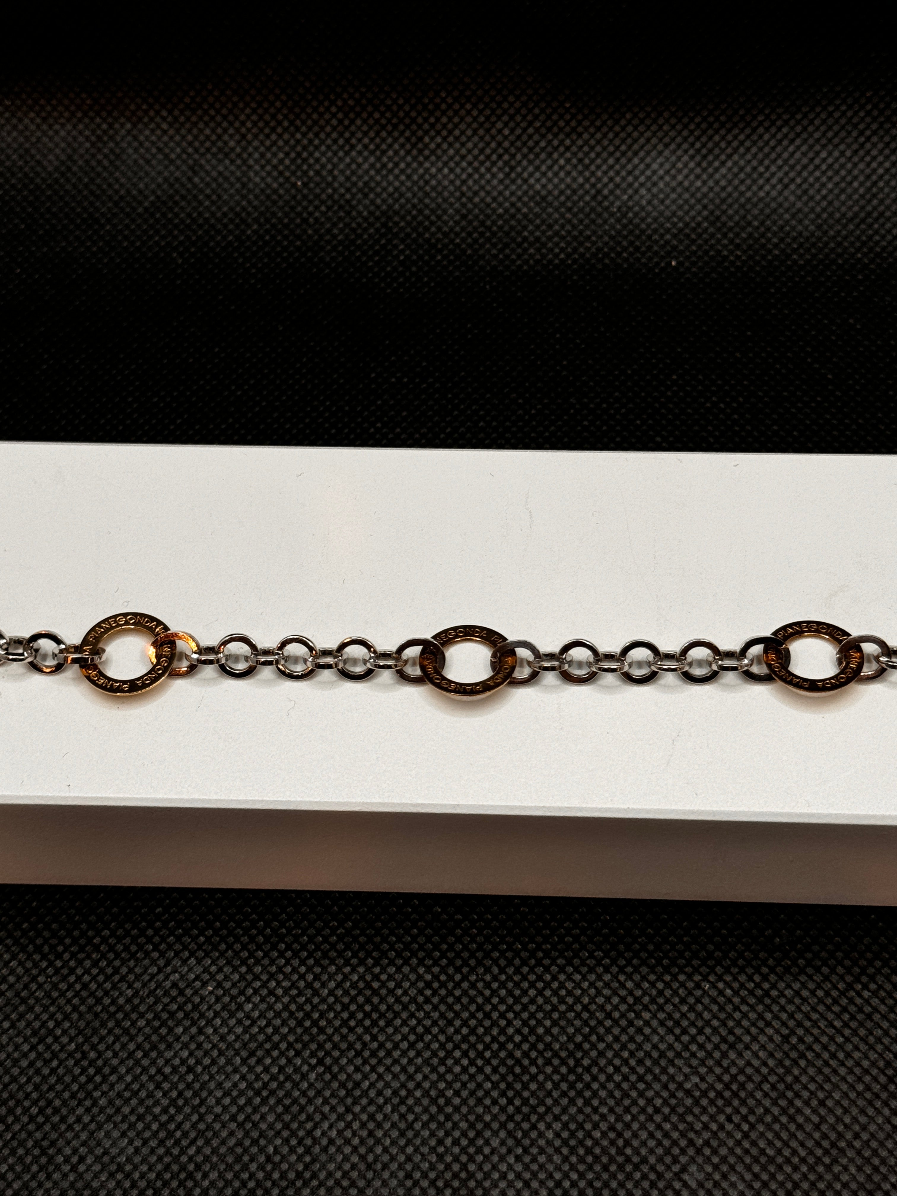 Pianegonda-Silberarmband mit Silberringen und 18-karätigen Goldringen, Gold Charm Collection – BA050752