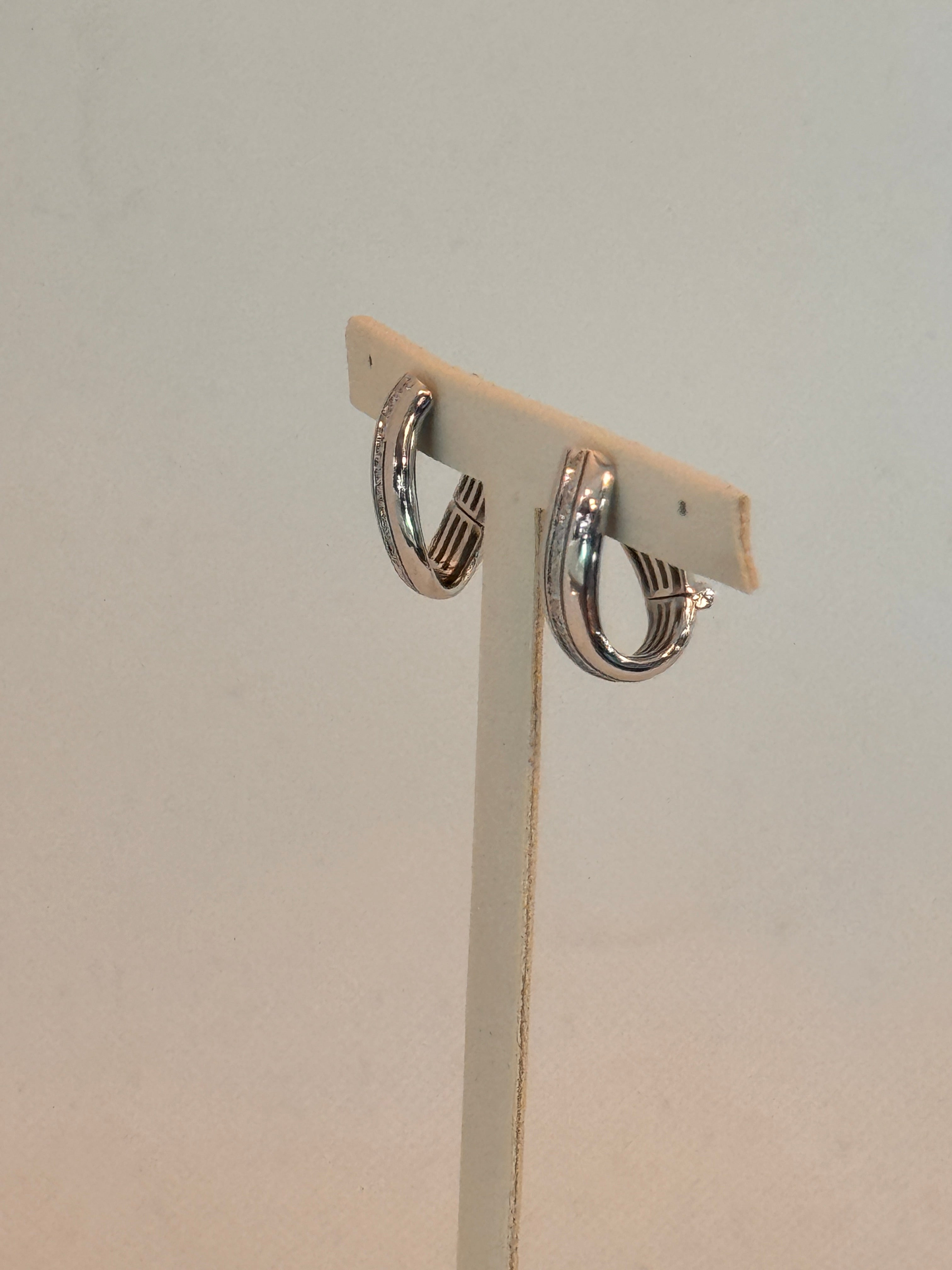 Damen-Goldohrringe aus Weißgold und Diamanten, 0,12 ct – DFOF2196.012