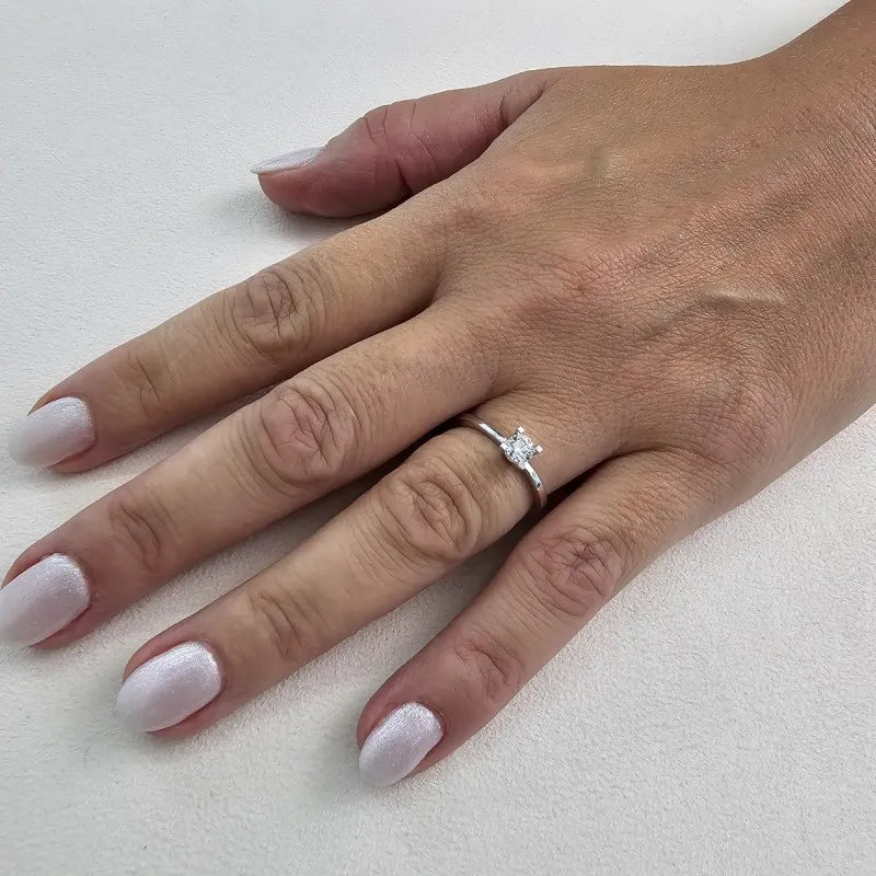 Anello Solitario Giorgio Visconti in oro bianco 18kt e diamante centrale, 0.20ct - AB12273C