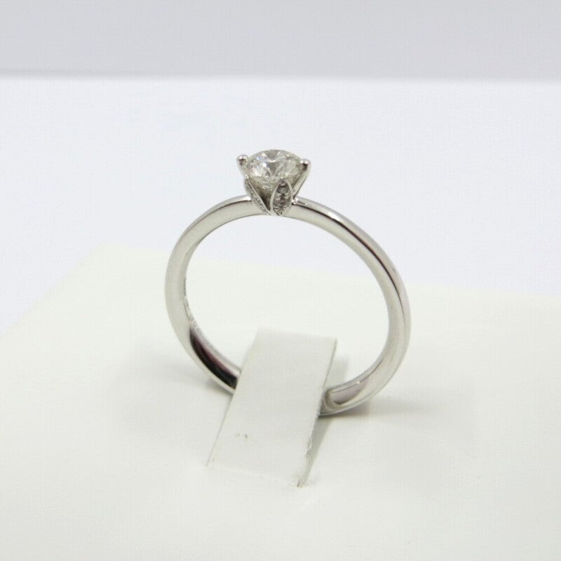 Anello solitario in oro bianco con diamanti, 0.19ct - AB16612D