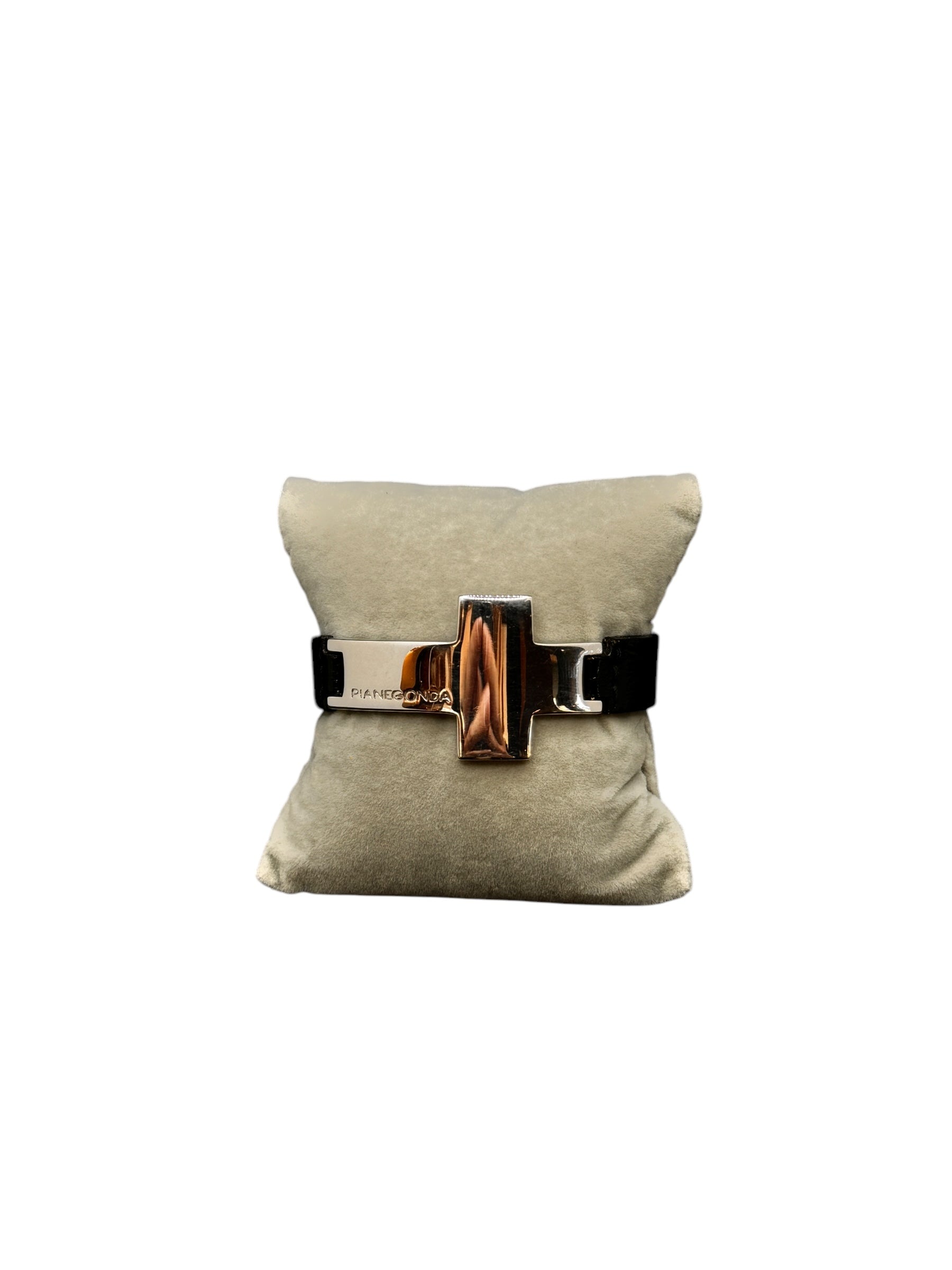Pianegonda Herrenarmband mit Kalbslederband und silbernem Kreuz – B010429