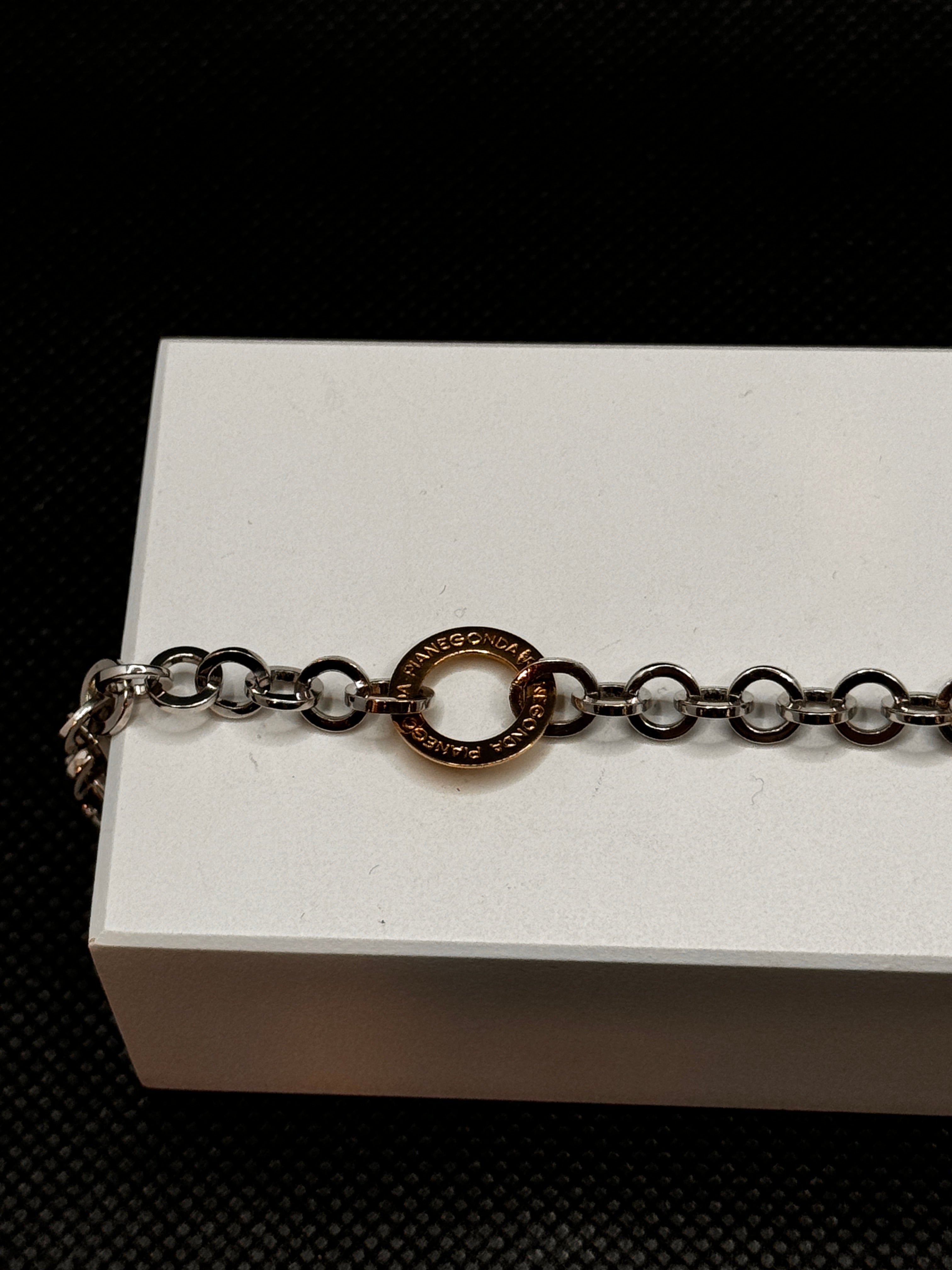 Pianegonda-Silberarmband mit Silberringen und 18-karätigen Goldringen, Gold Charm Collection – BA050752