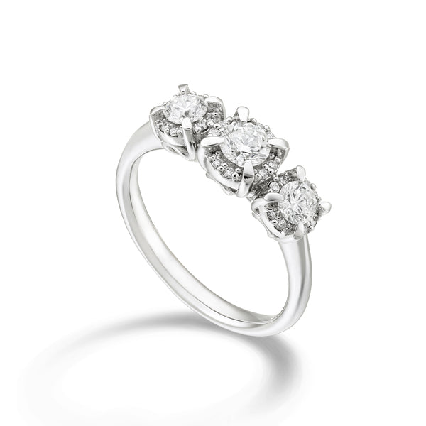 GOLAY – TRILOGIERING MIT SKALARDIAMANTEN ZWISCHEN DEN BUGGEN, 0,43 ct – ATRSC421DI19