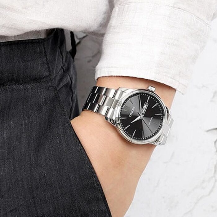 Orologio Citizen Classic, Collezione Ore Felici, quadrante nero daydate, 40mm - BM8550-81E