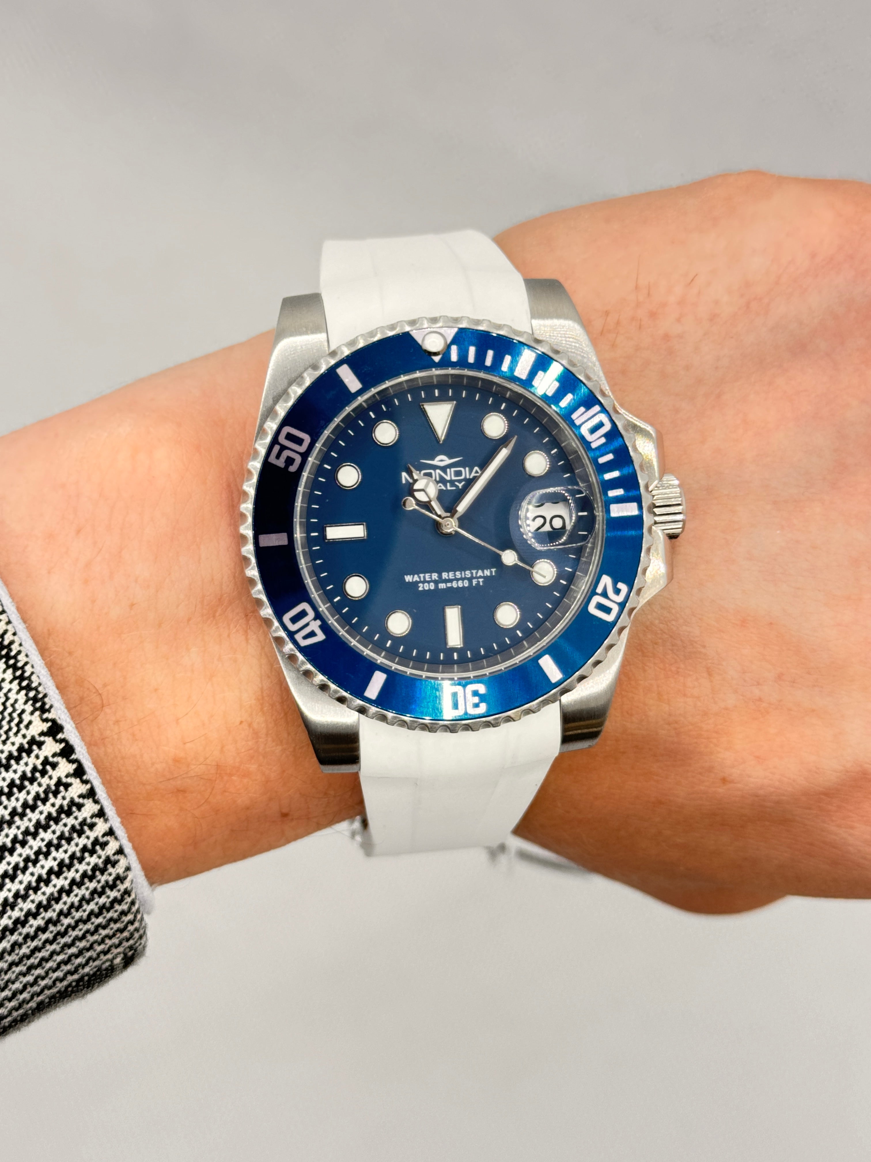 Herren-Automatikuhr mit weißem Kautschukarmband, 40 mm – MI-825-SSBL-BL-GB