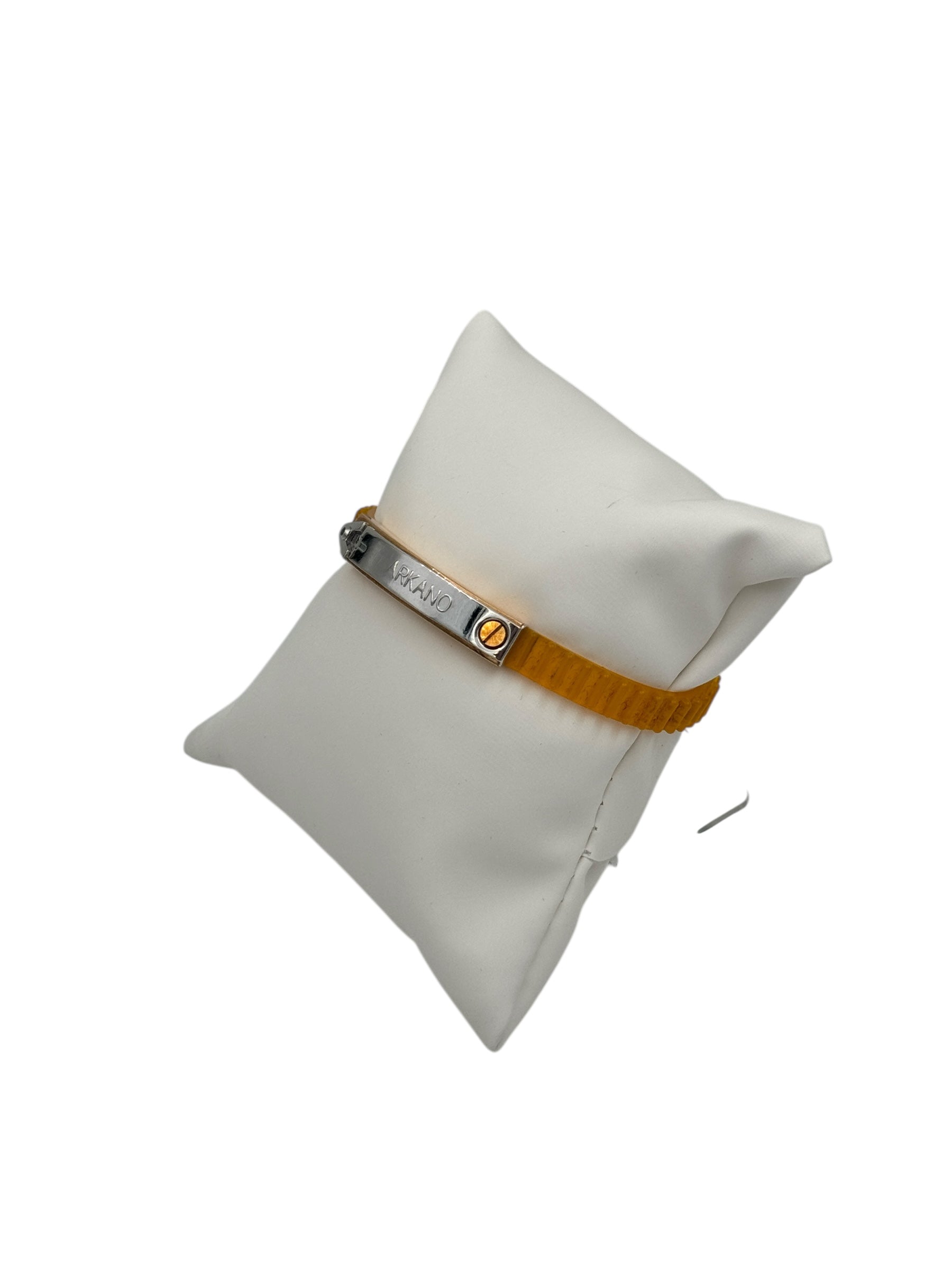 Bracciale Arkano in caucciù, colore giallo, e acicaio 316L, con placchetta centrale rivestita di oro rosa 18kt - BRIAT1 N