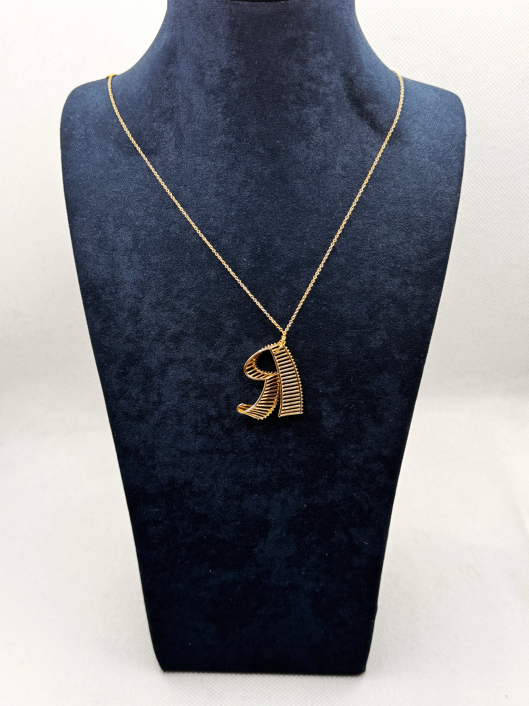 COLA GIOIELLI Halskette aus Gelbgold und Diamanten mit dem Buchstaben R – LETT.R