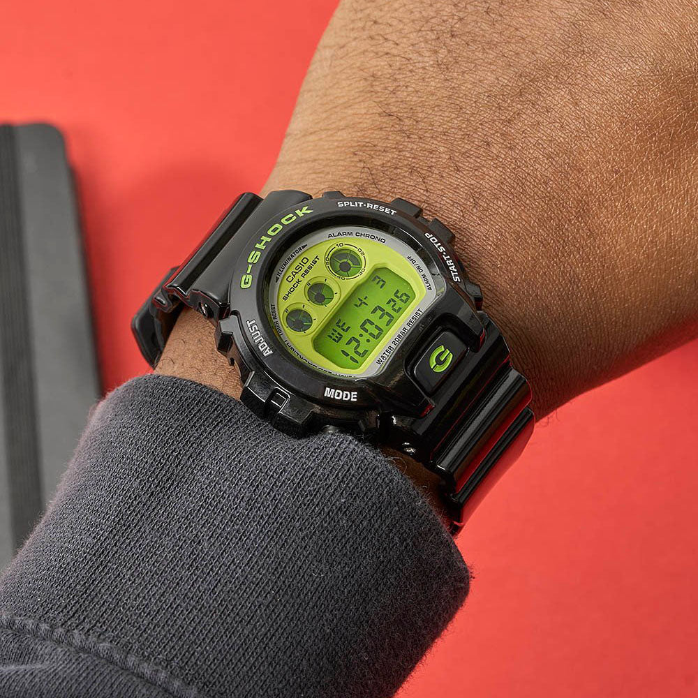 G-SHOCK CLASSIC "VERRÜCKTE FARBE",
DW-6900-SERIE, fluoreszierendes gelbes Zifferblatt, 50 mm – DW-6900RCS-1ER