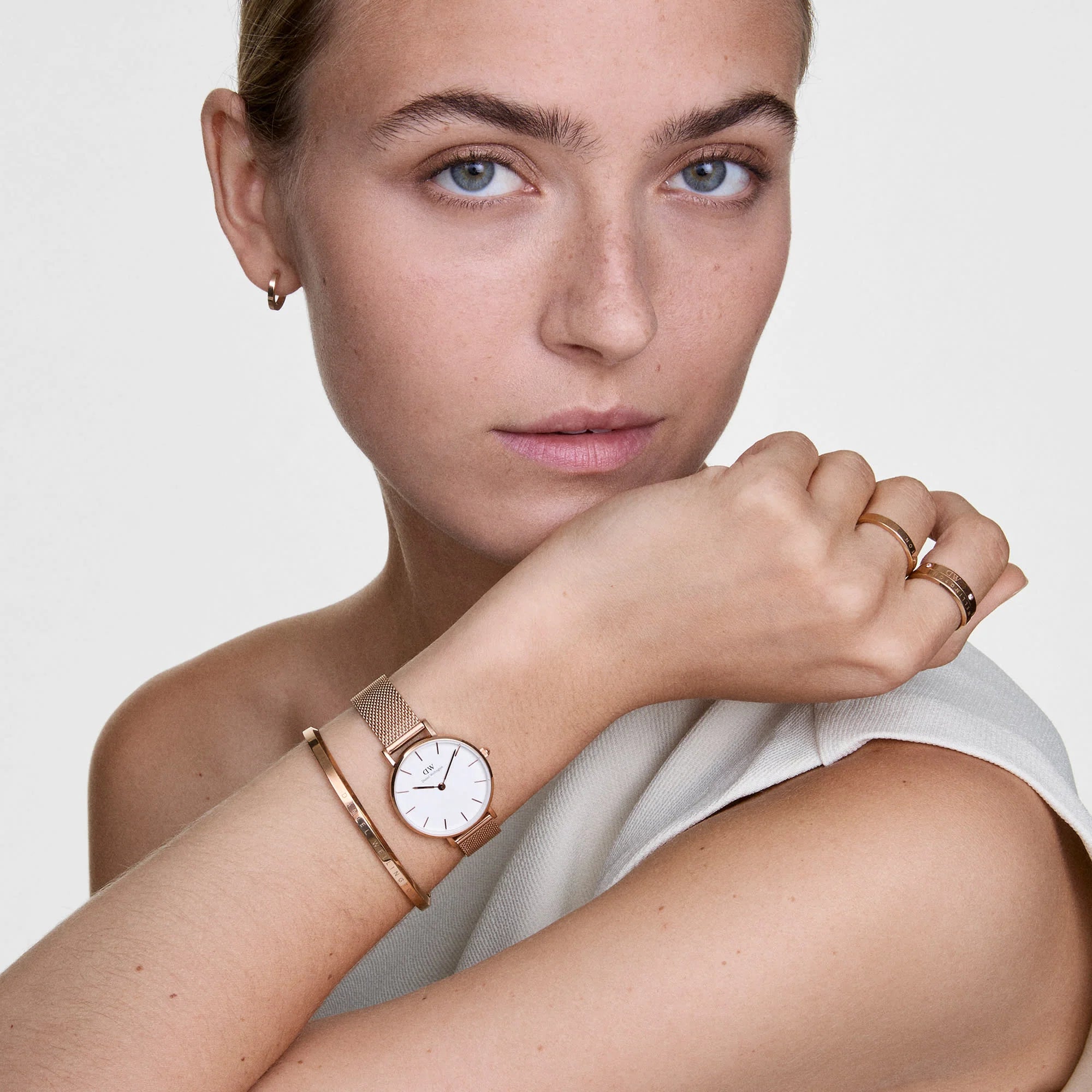 Daniel Wellington Petite Melrose Uhr, roségoldfarbenes Armband mit weißem Zifferblatt, 32 mm – DW00100163