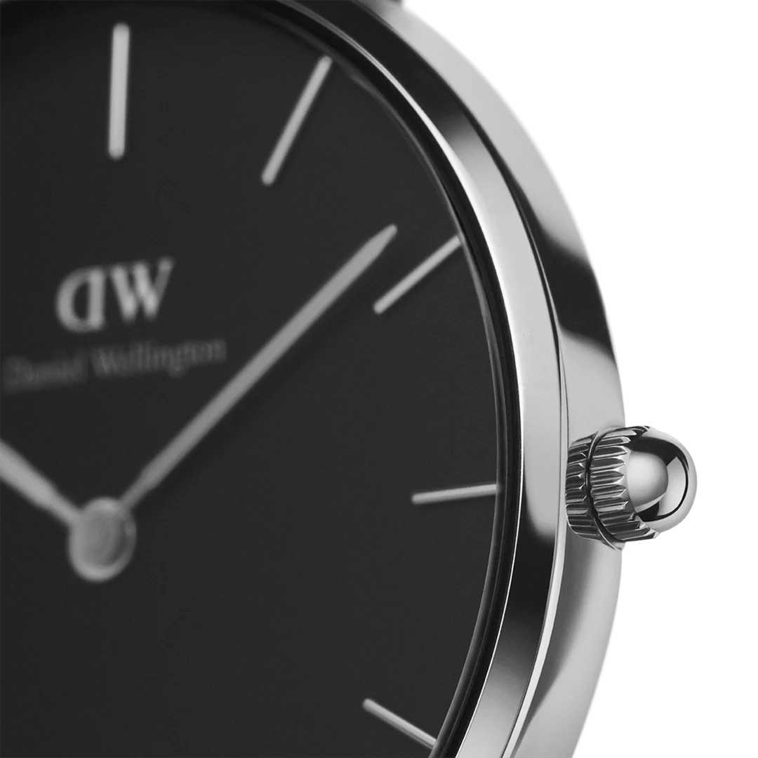 Daniel Wellington Petite Cornwall Schwarz-Silber-Uhr, schwarzes Zifferblatt, 28 mm – DW00100216