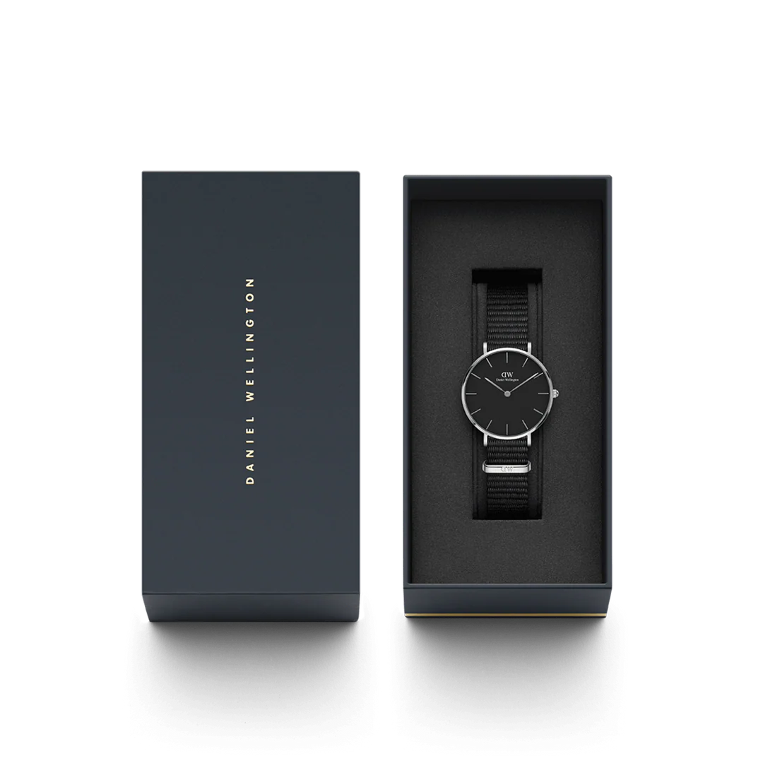 Daniel Wellington Petite Cornwall Schwarz-Silber-Uhr, schwarzes Zifferblatt, 28 mm – DW00100216