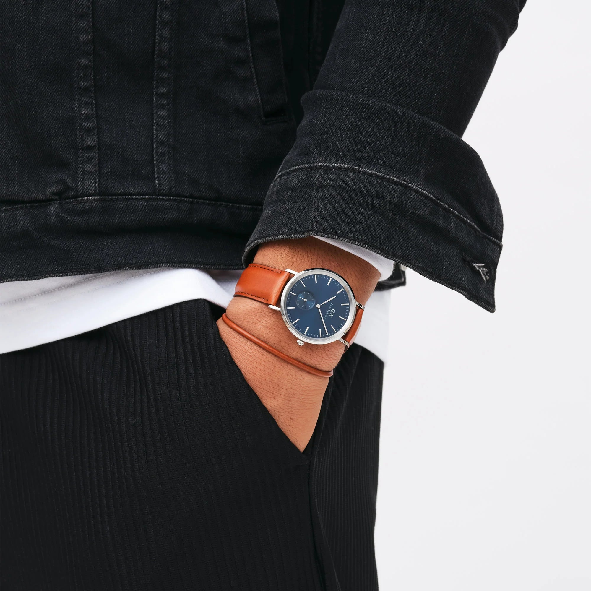 Orologio Daniel Wellington Classic Multi-Eye St Mawes Arctic Silver, cinturino di pelle marrone e quadrante Blu, 40mm - DW00100709