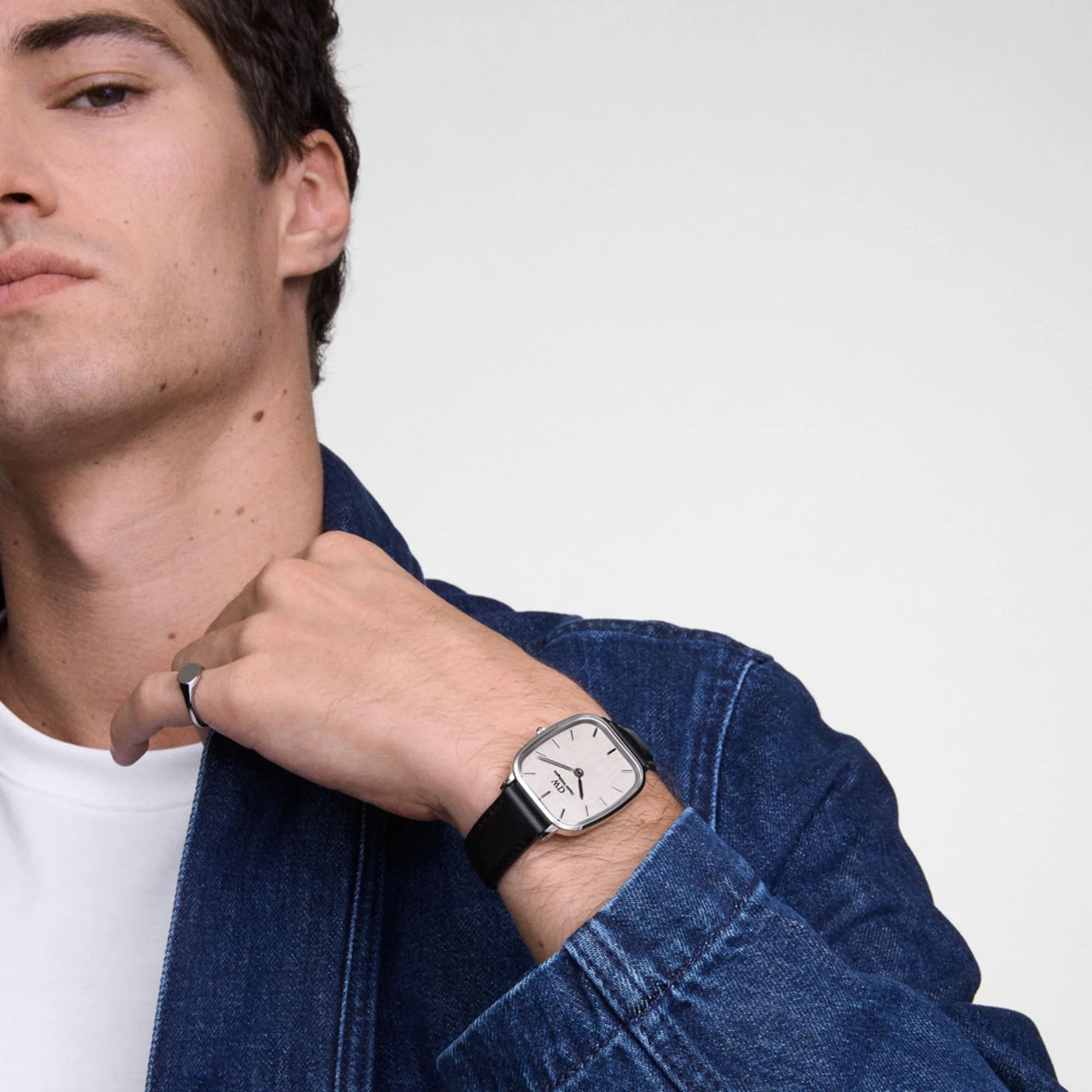 Orologio Daniel Wellington Marlon Sheffield Linen Silver, cinturino in pelle e quadrante Beige, 36MM - DW00100813