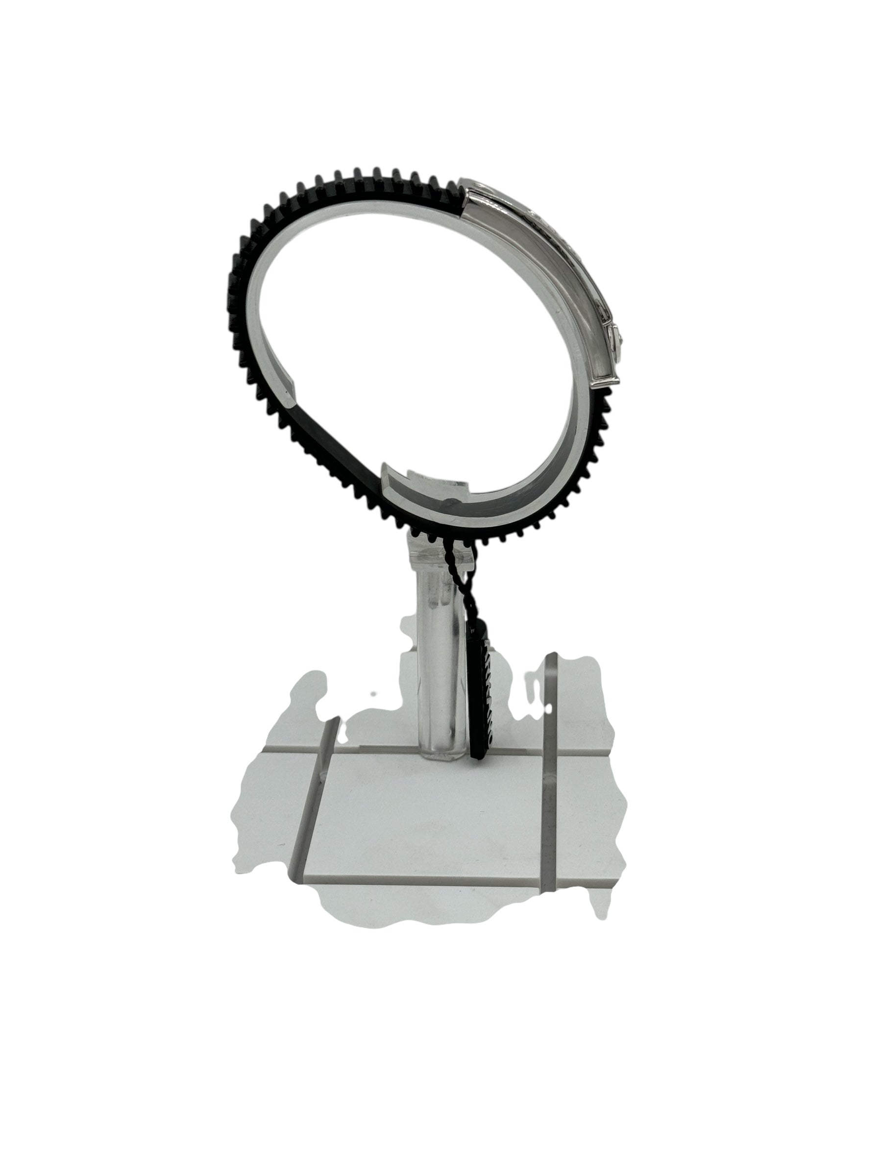 Bracciale Arkano in caucciù, colore nero, e acciaio 316L, con placchetta centrale rivestita di oro bianco 18kt - BRIAT1 N OB