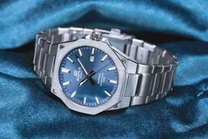 Edifice Analoguhr mit 3 Zeigern, eisblaues Zifferblatt, 44 mm – EFR-S108D-2AVUEF