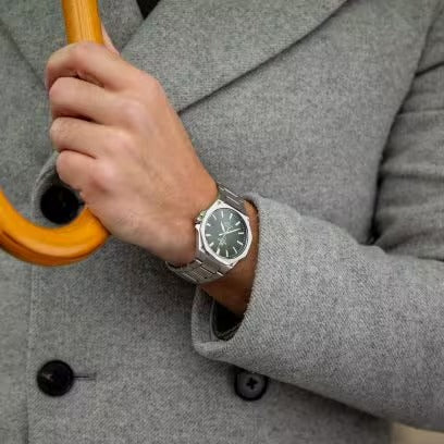 Casio Edifice Analoguhr mit 3 Zeigern, dunkelgrünes Zifferblatt, 40 mm – EFR-S108D-3AVUEF