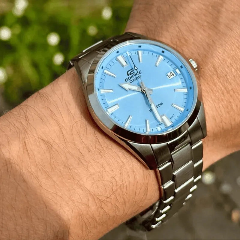 Casio Edifice Analoguhr mit 3 Zeigern, ICE BLUE-Zifferblatt, 42 mm – EFV-100D-2BVUEF