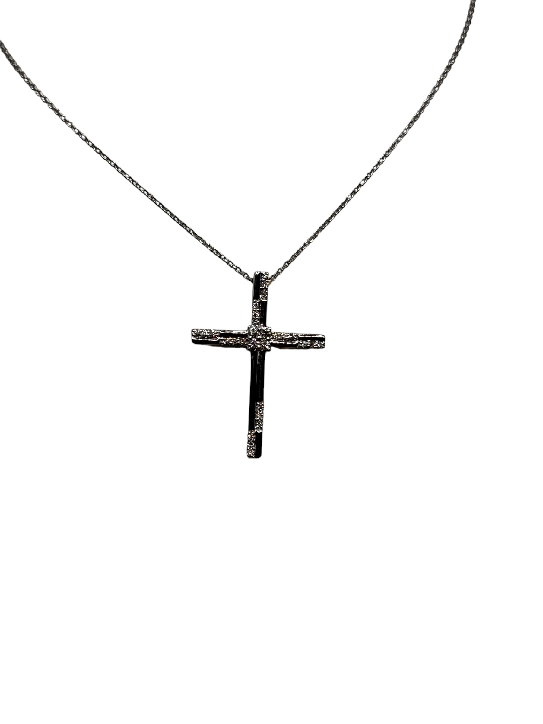 Halsband mit Kreuz und Diamant aus Weißgold, 0,22 ct – GBX39914