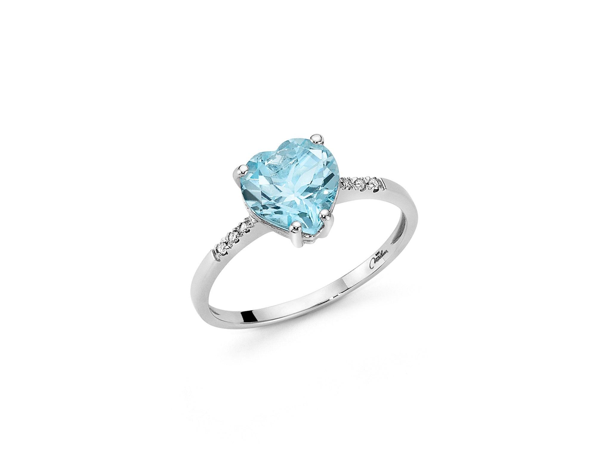 Miluna-Ring mit herzförmigem Sky Gem und Diamanten in Weißgold – LID3286