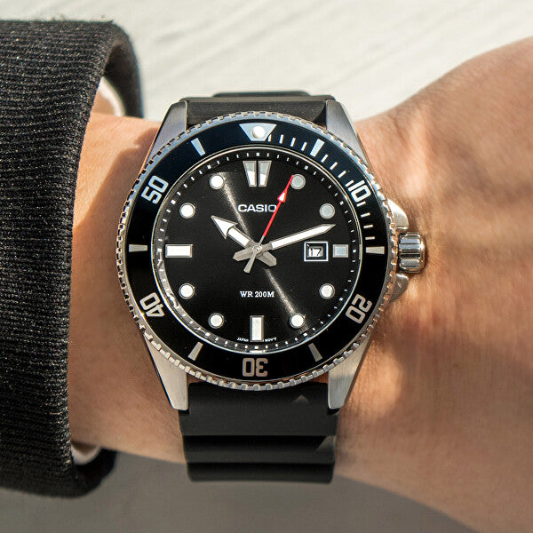 Casio Collection, schwarz, 44 mm – MDV-107-1A1VEF