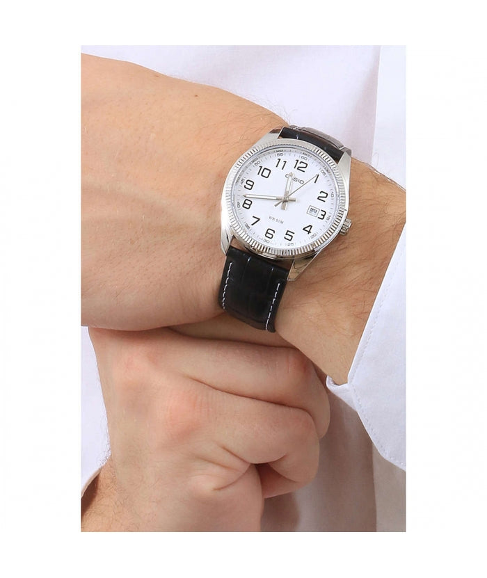 CASIO Timeless Collection, weißes Zifferblatt, 38,5 mm – MTP-1302PL-7BVEF