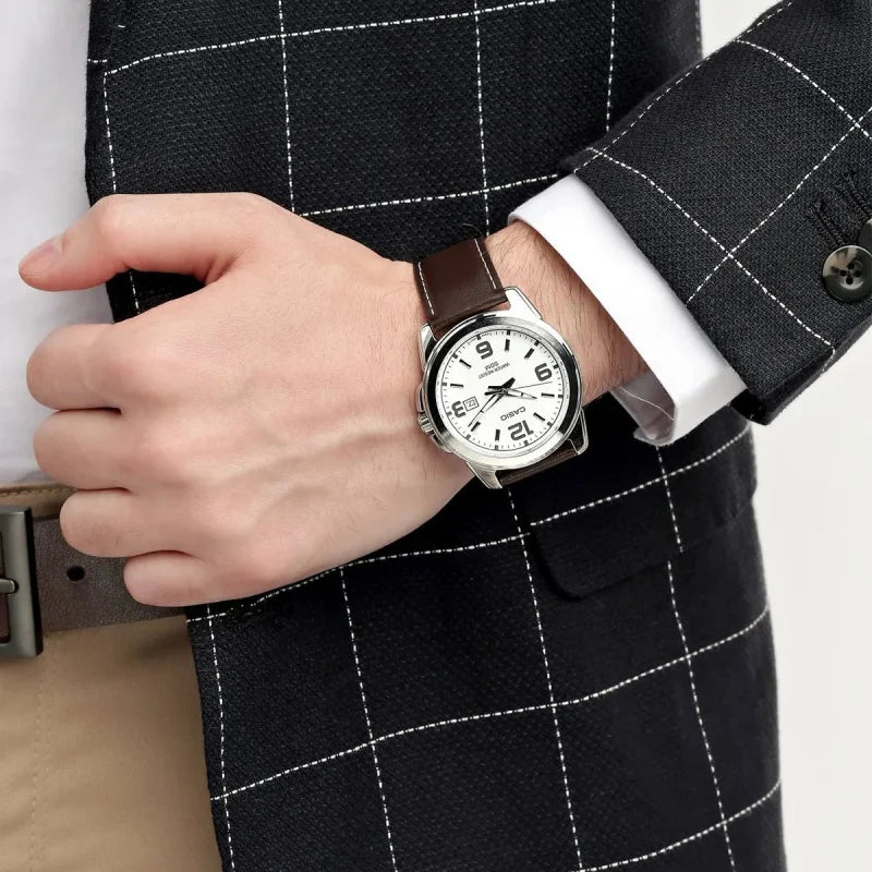 Orologio CASIO TIMELESS COLLECTION, cinturino pelle marrone e quadrante silver, 45mm - MTP-1314PL-7AVEF