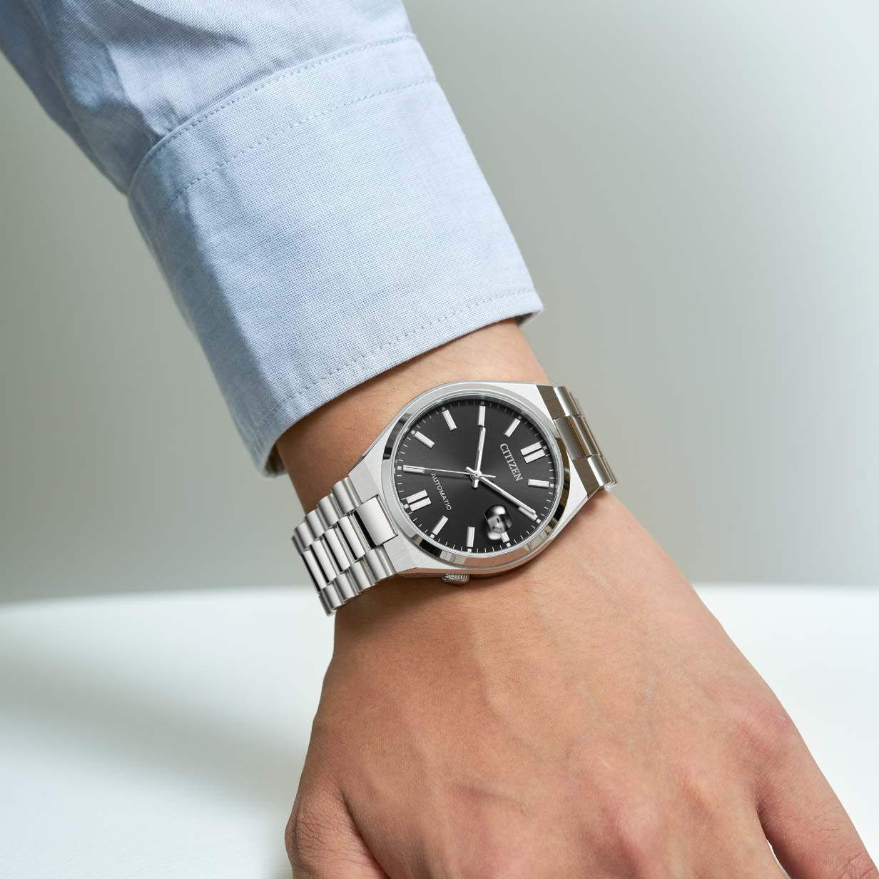 Tsuyosa Automatic Mechanical Collection, schwarzes Zifferblatt, 40 mm – NJ0150-81E