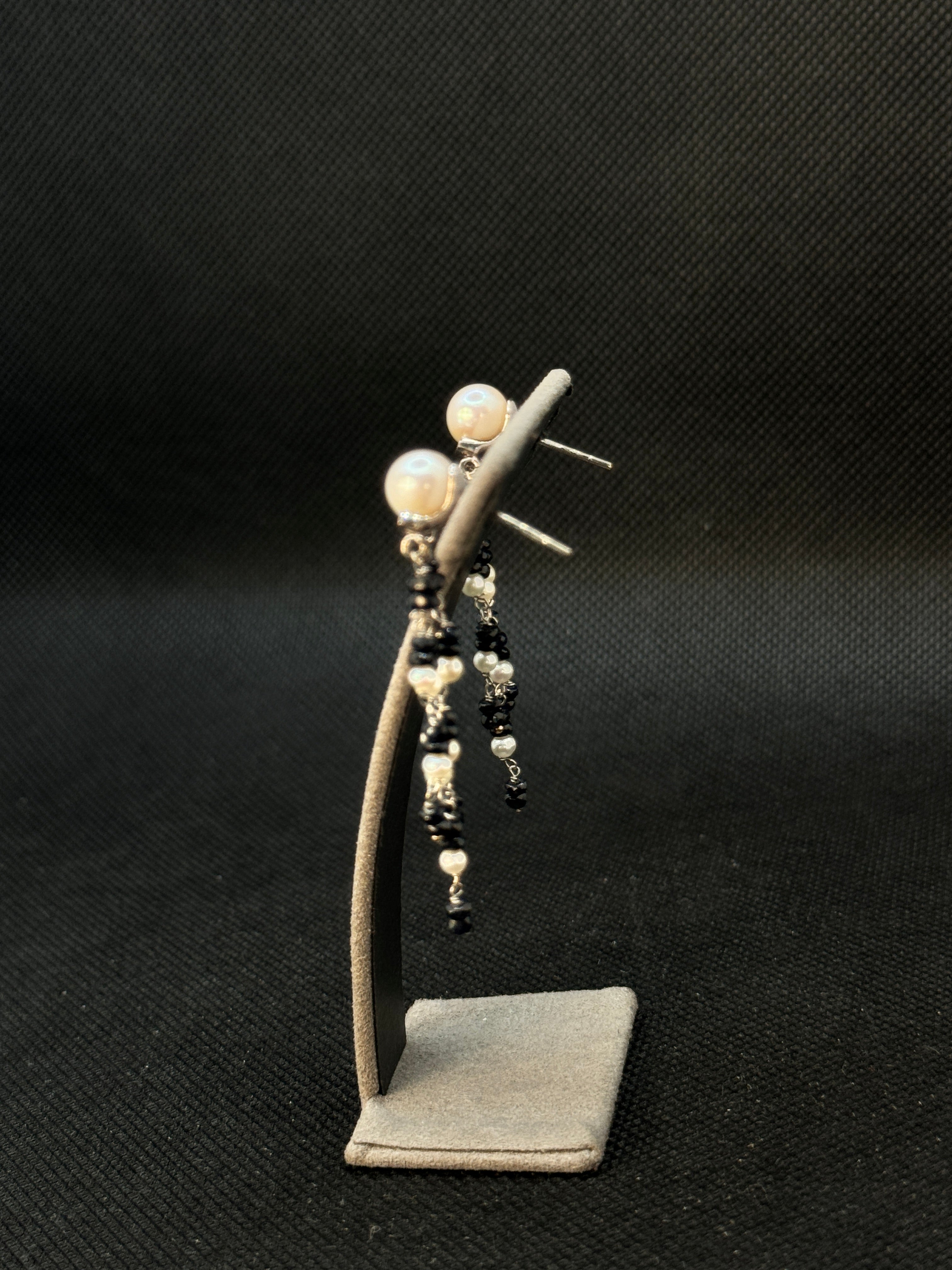 CHIRICO Tropfenohrringe aus Weißgold mit Perlen und Diamanten – OR358/P