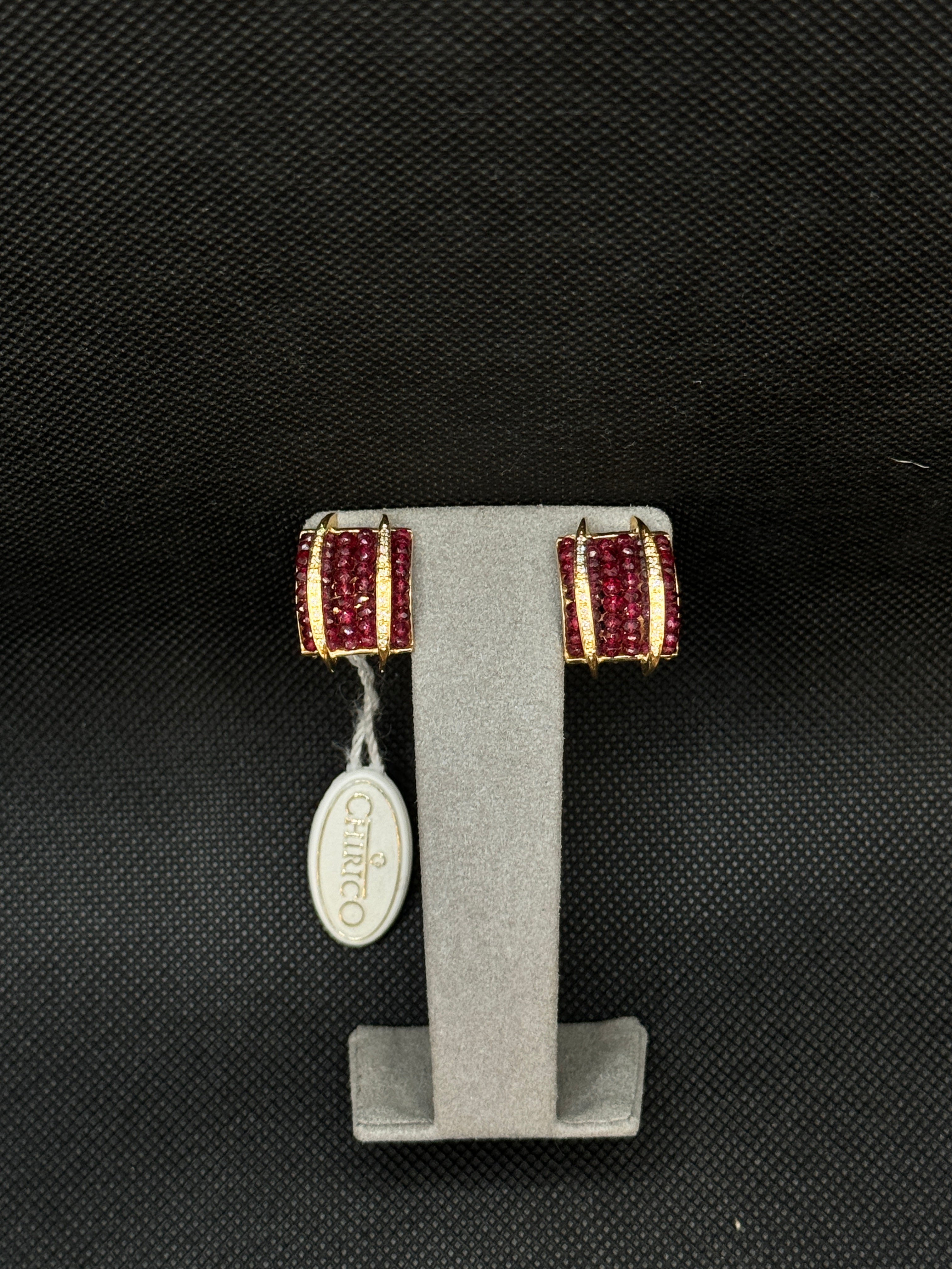 CHIRICO Gelbgold-Ohrringe, Rubine und Diamanten, 0,22 ct – ORA240