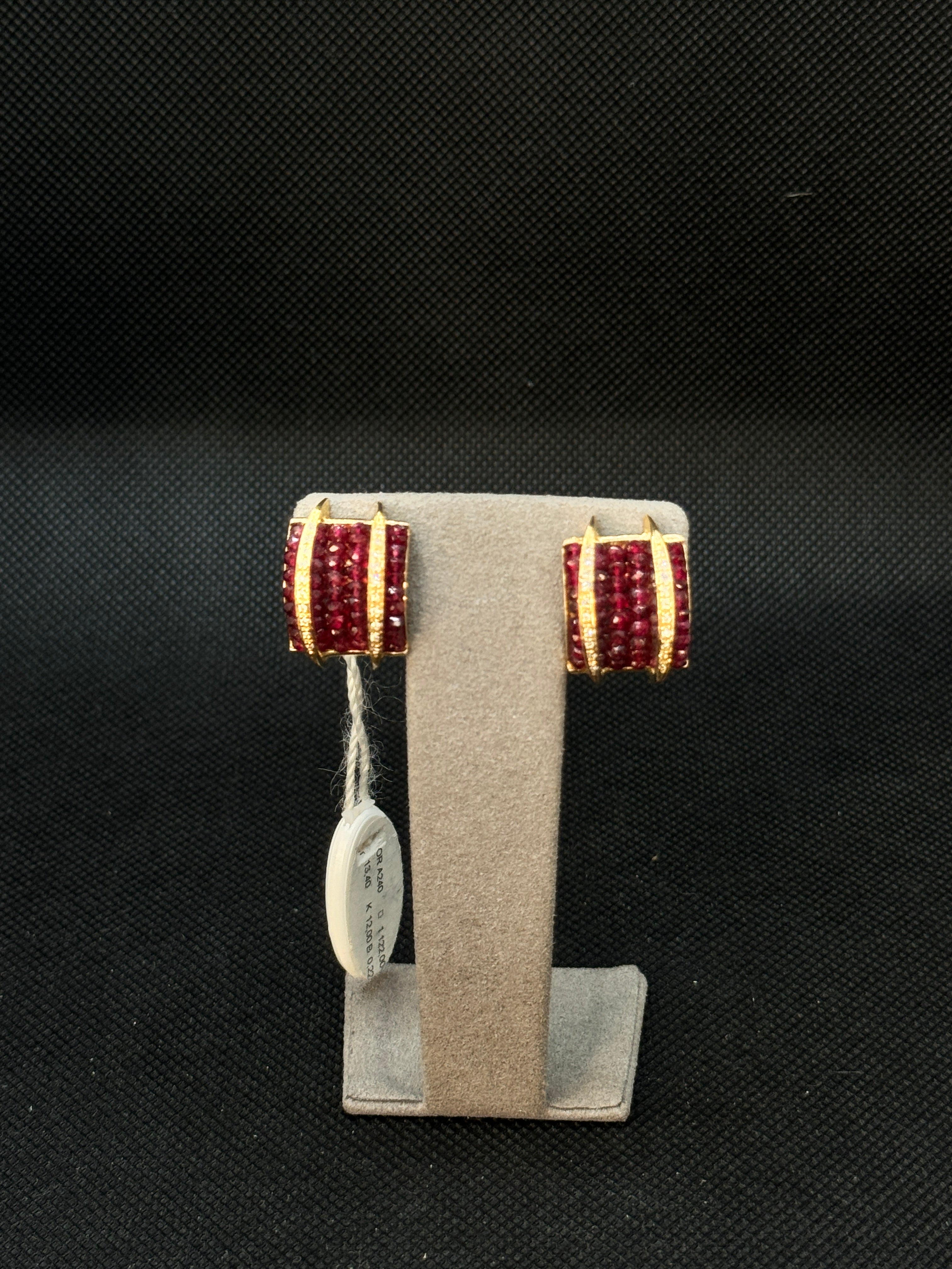 CHIRICO Gelbgold-Ohrringe, Rubine und Diamanten, 0,22 ct – ORA240