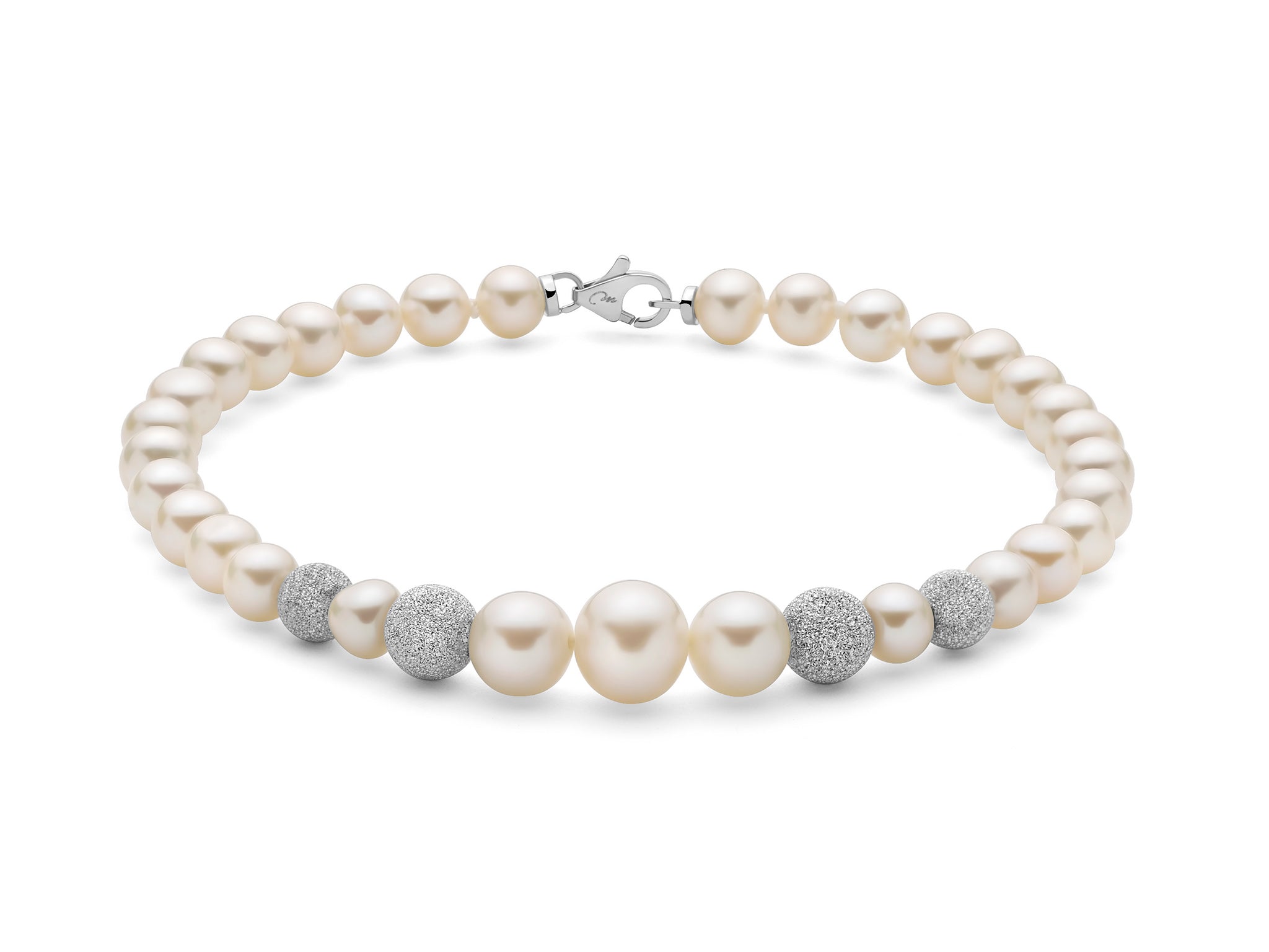 Miluna-Armband mit abgestuften Orientperlen und diamantbesetzten Weißgoldkugeln – PBR1771V