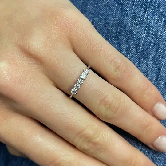 VERETTA A 5 PIETRE IN ORO BIANCO E DIAMANTI, 0.46ct - R01MZ014/045