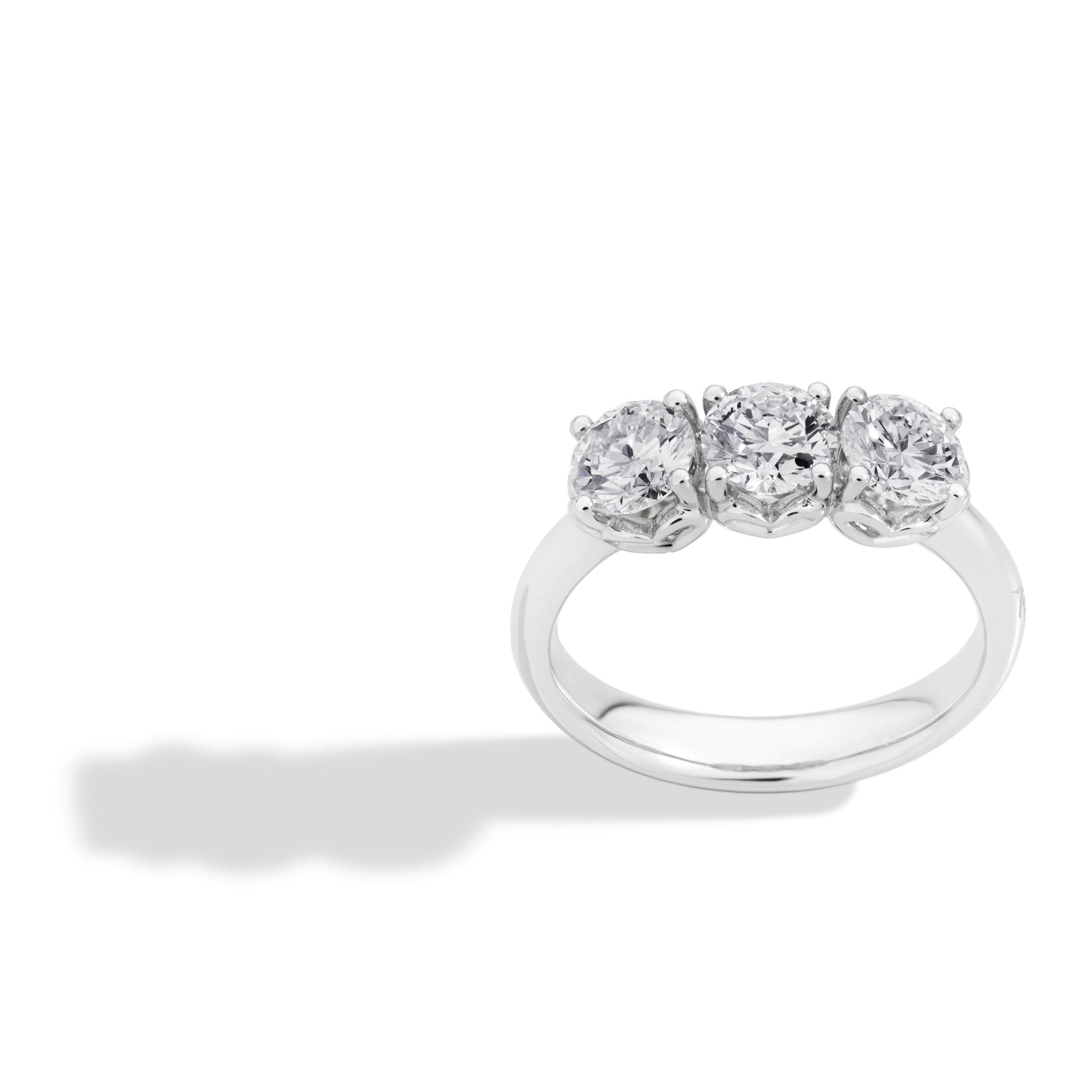 Anello Trilogy oro bianco e diamanti, 0.35ct- R01TY001/036