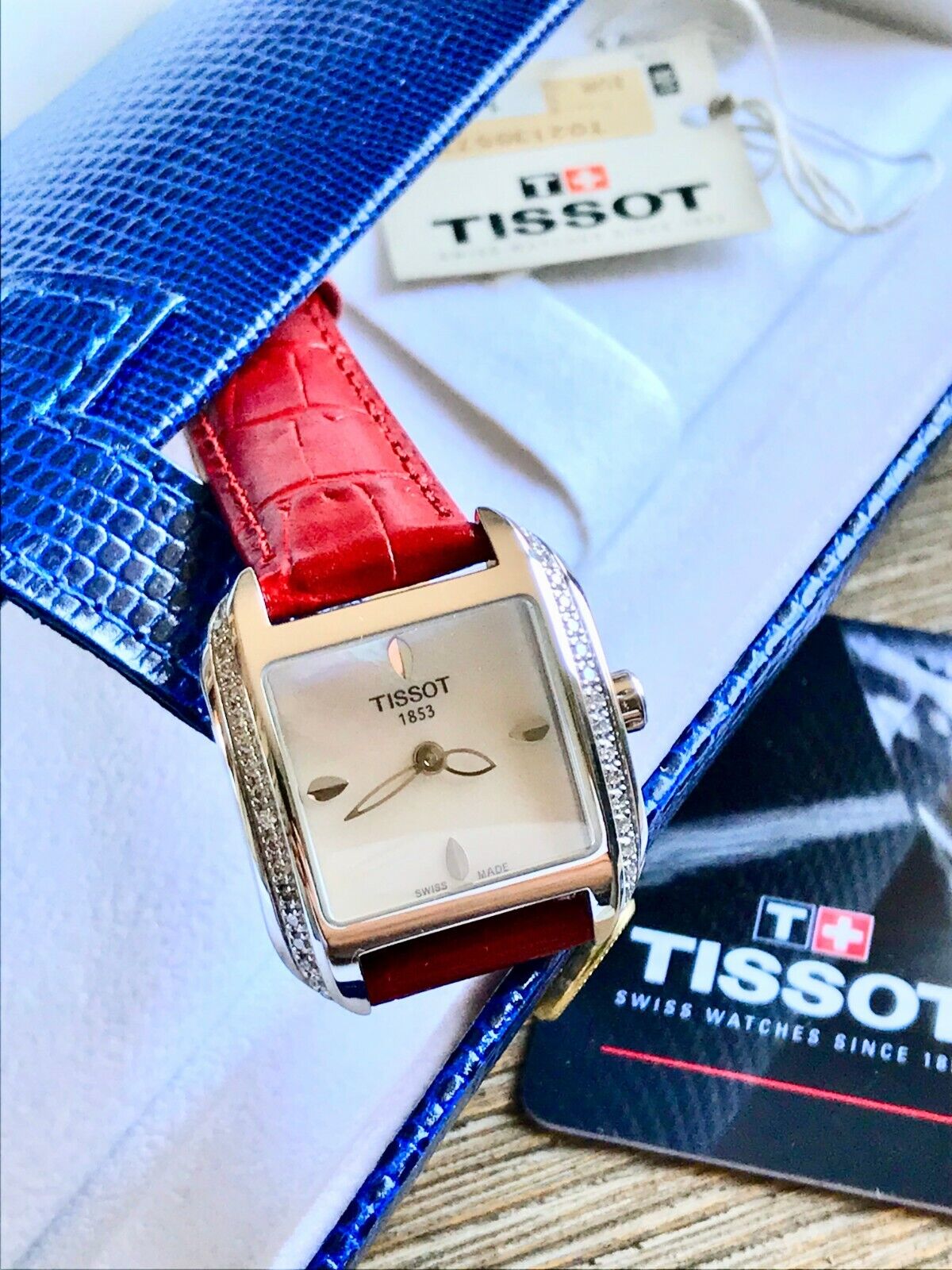 TISSOT LADY T-WAVE DIAMONDS T02136571 - 40 DIAMANTEN - 23mm - T02136571