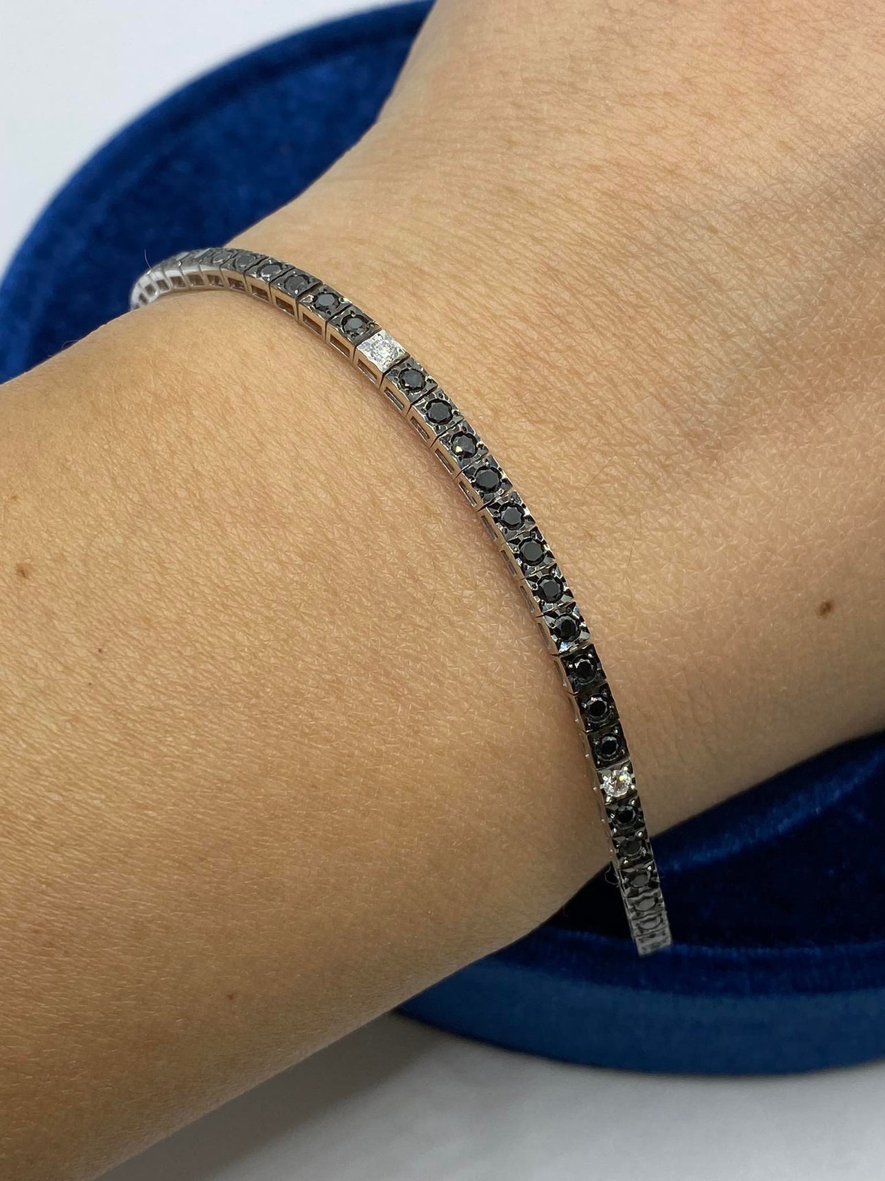 Recarlo Facecube-Tennisarmband aus Gold mit schwarzen Diamanten, 1,74 ct schwarze Diamanten – T39SE886/KX