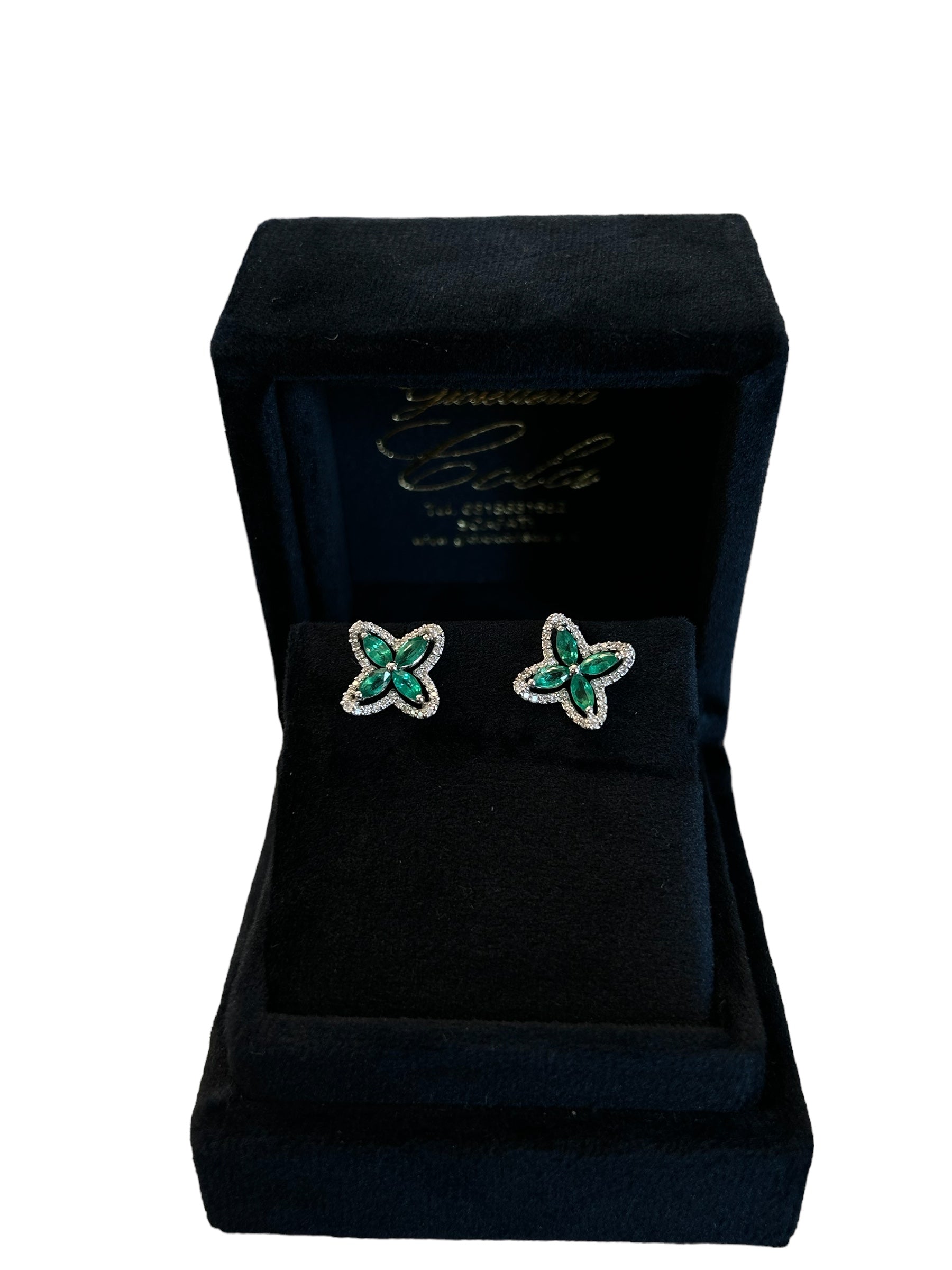 Ohrringe „FLOWER“ aus Weißgold mit Diamantring und Smaragd, 1,10 Karat Smaragde – 1395O03M