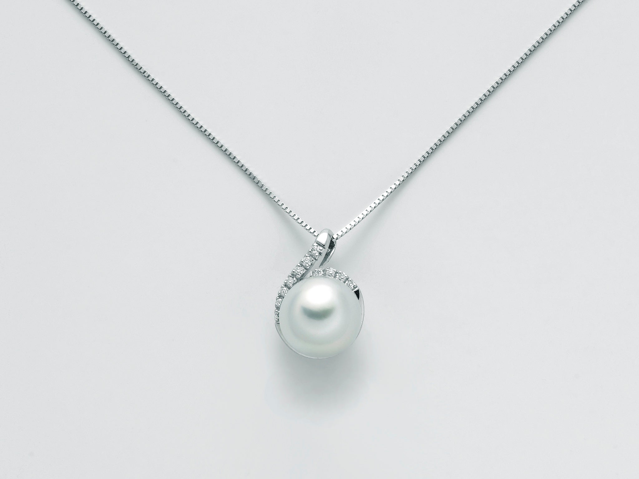 Girocollo oro bianco, perla Austr. e diamanti - PCL5715A